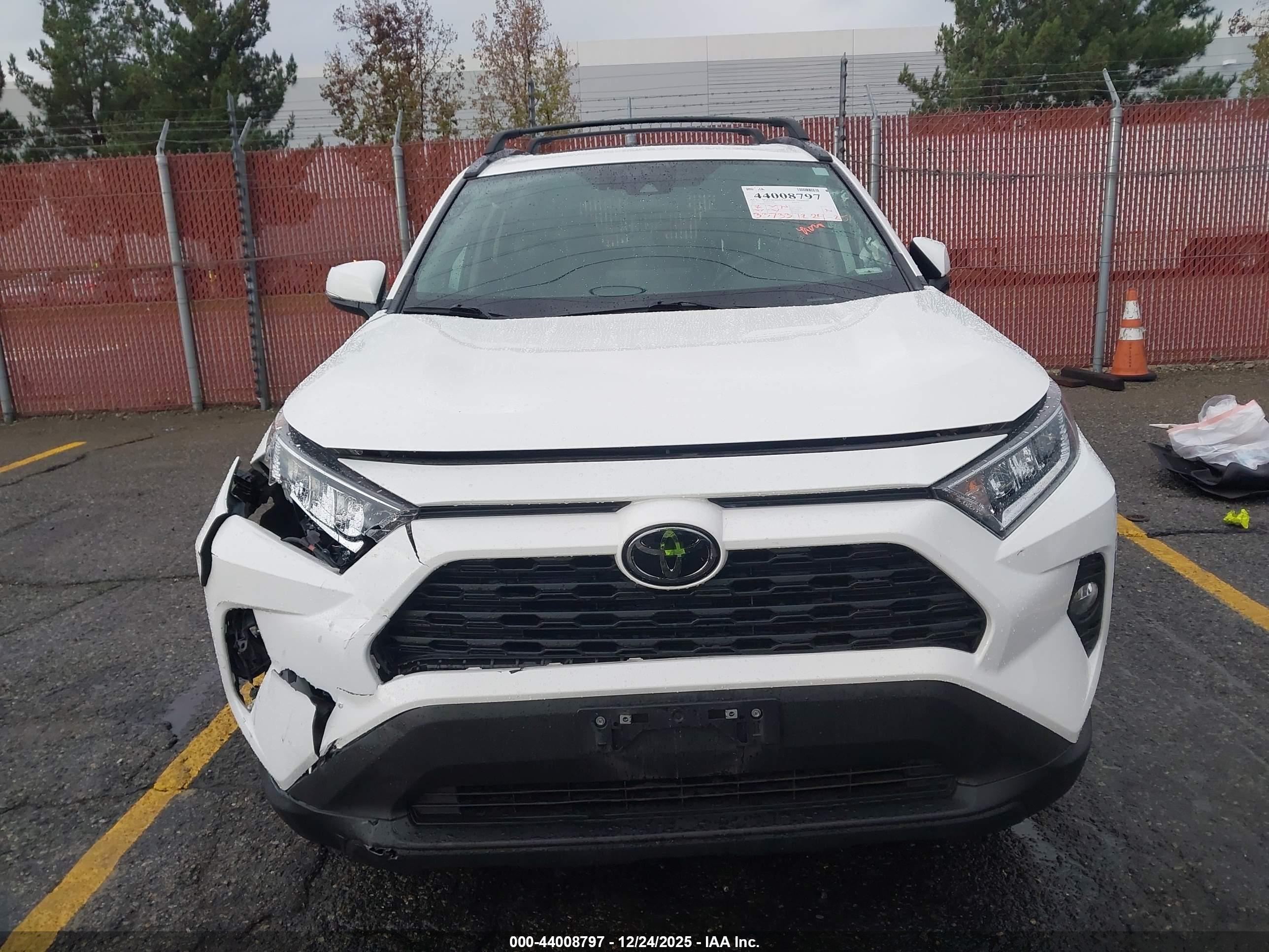 TOYOTA RAV4 image 6