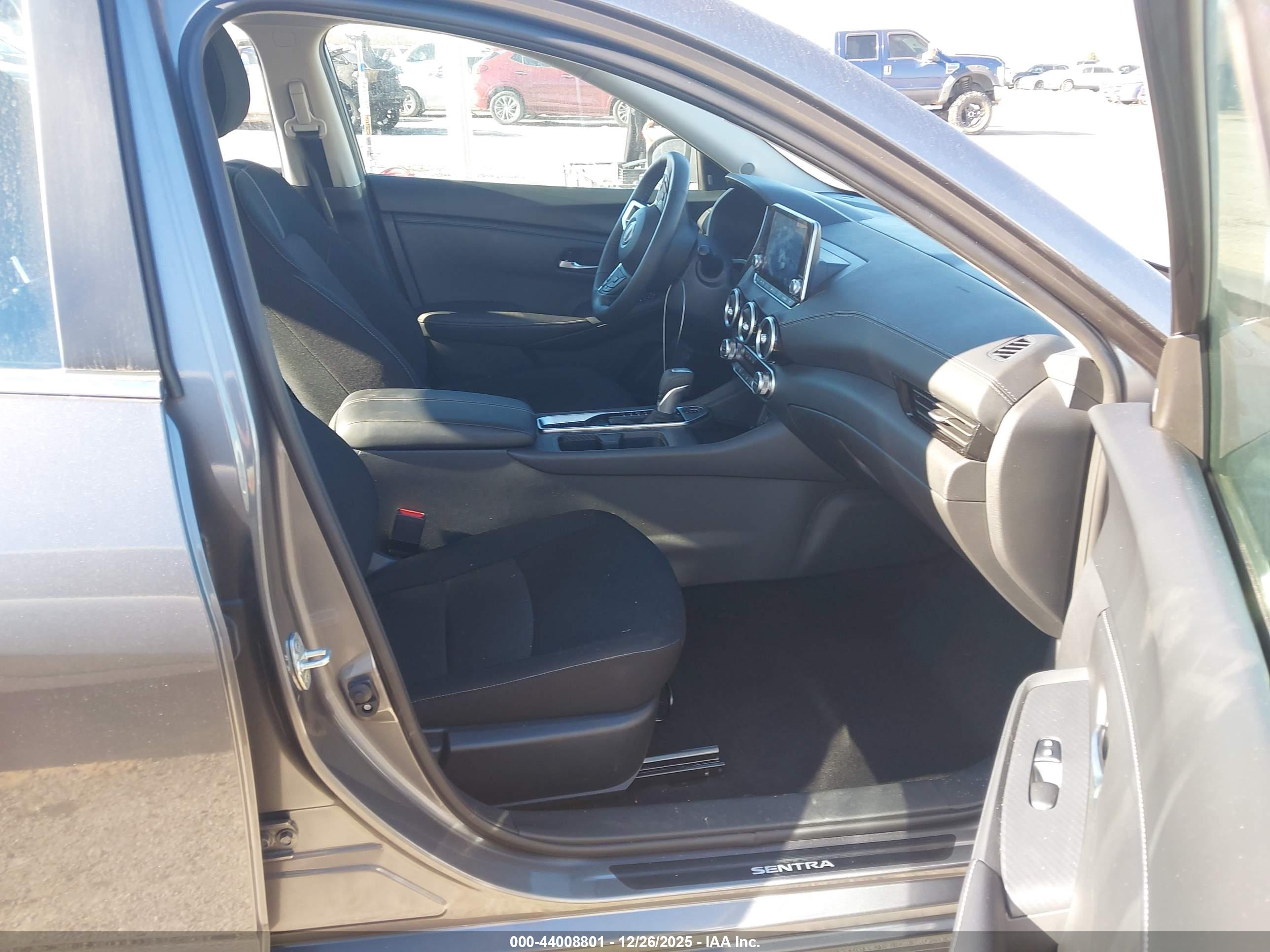 NISSAN SENTRA image 5