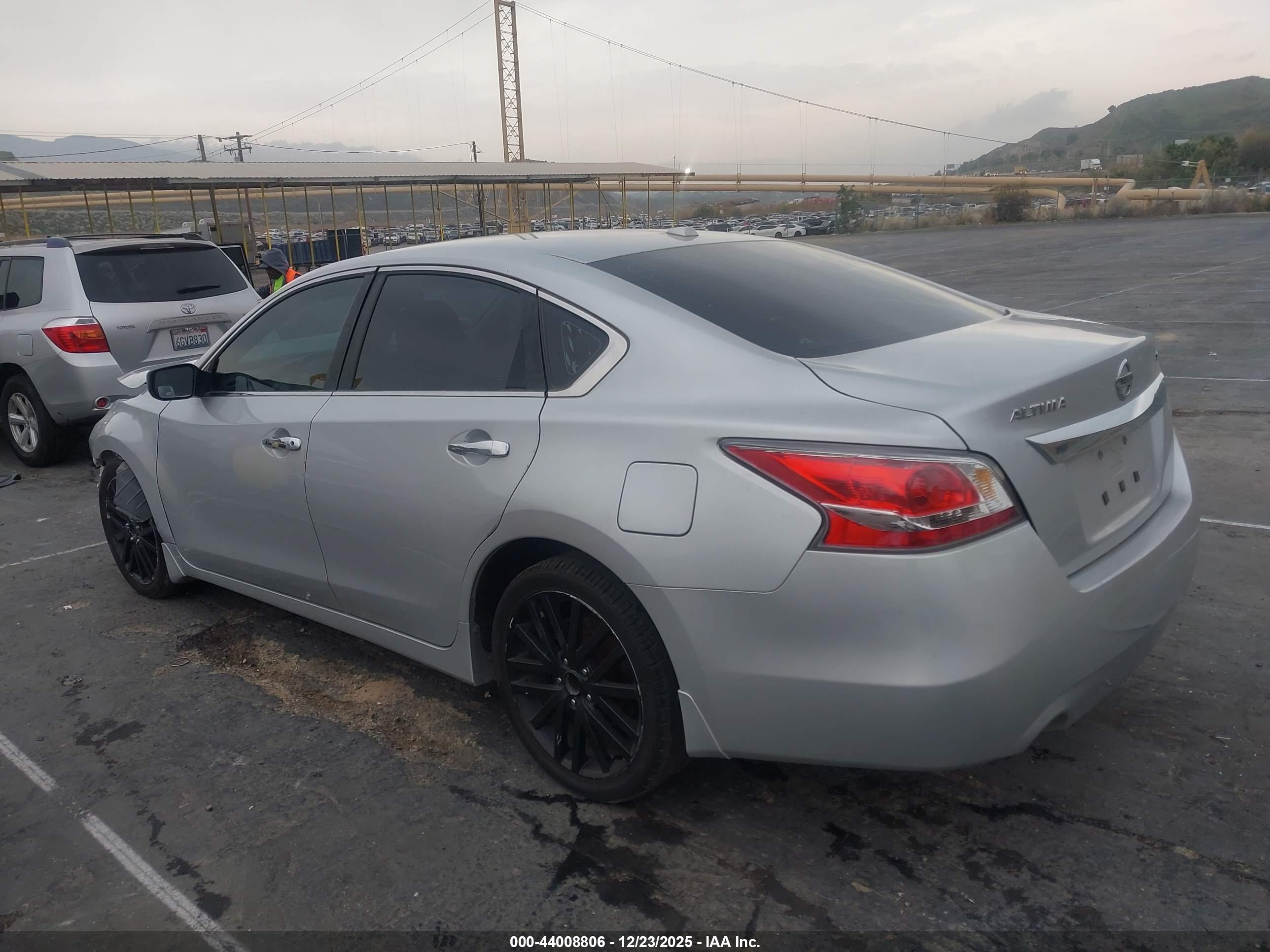 NISSAN ALTIMA image 3