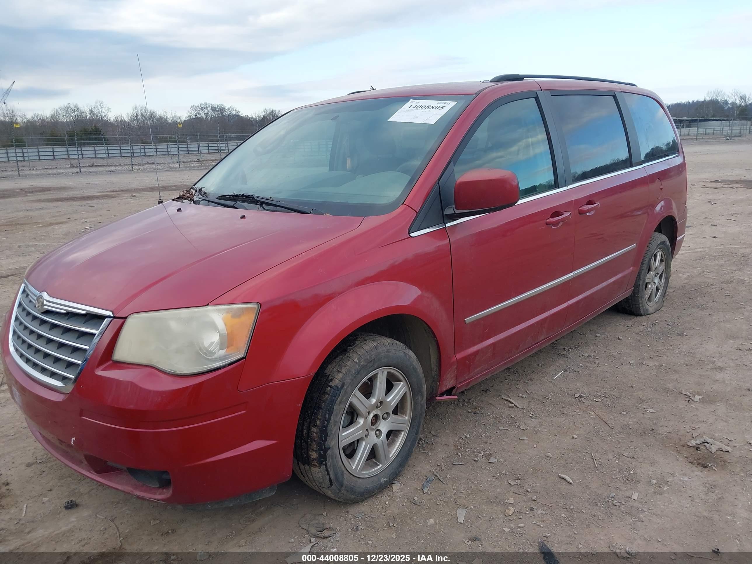 CHRYSLER TOWN image 2