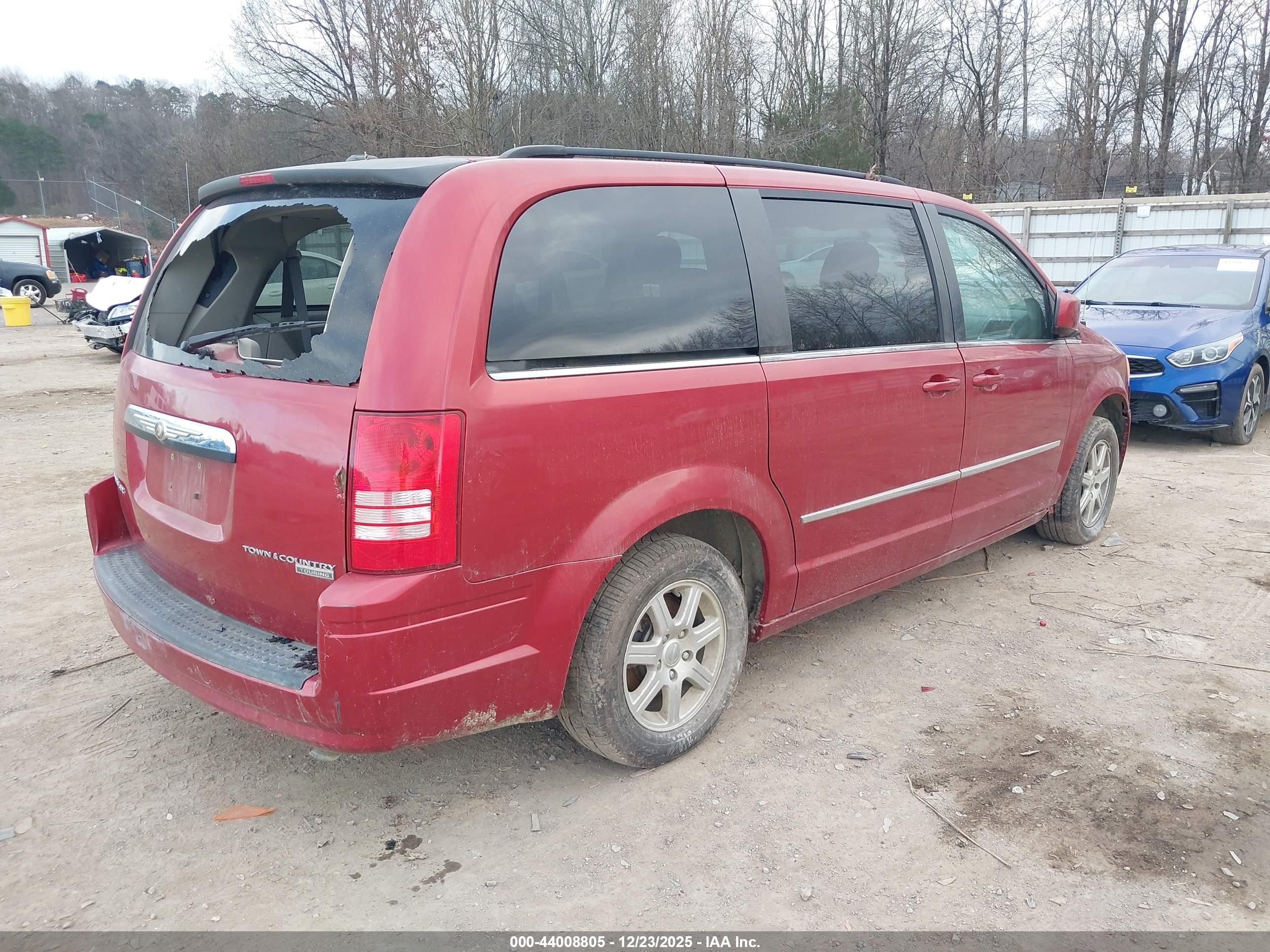CHRYSLER TOWN image 4