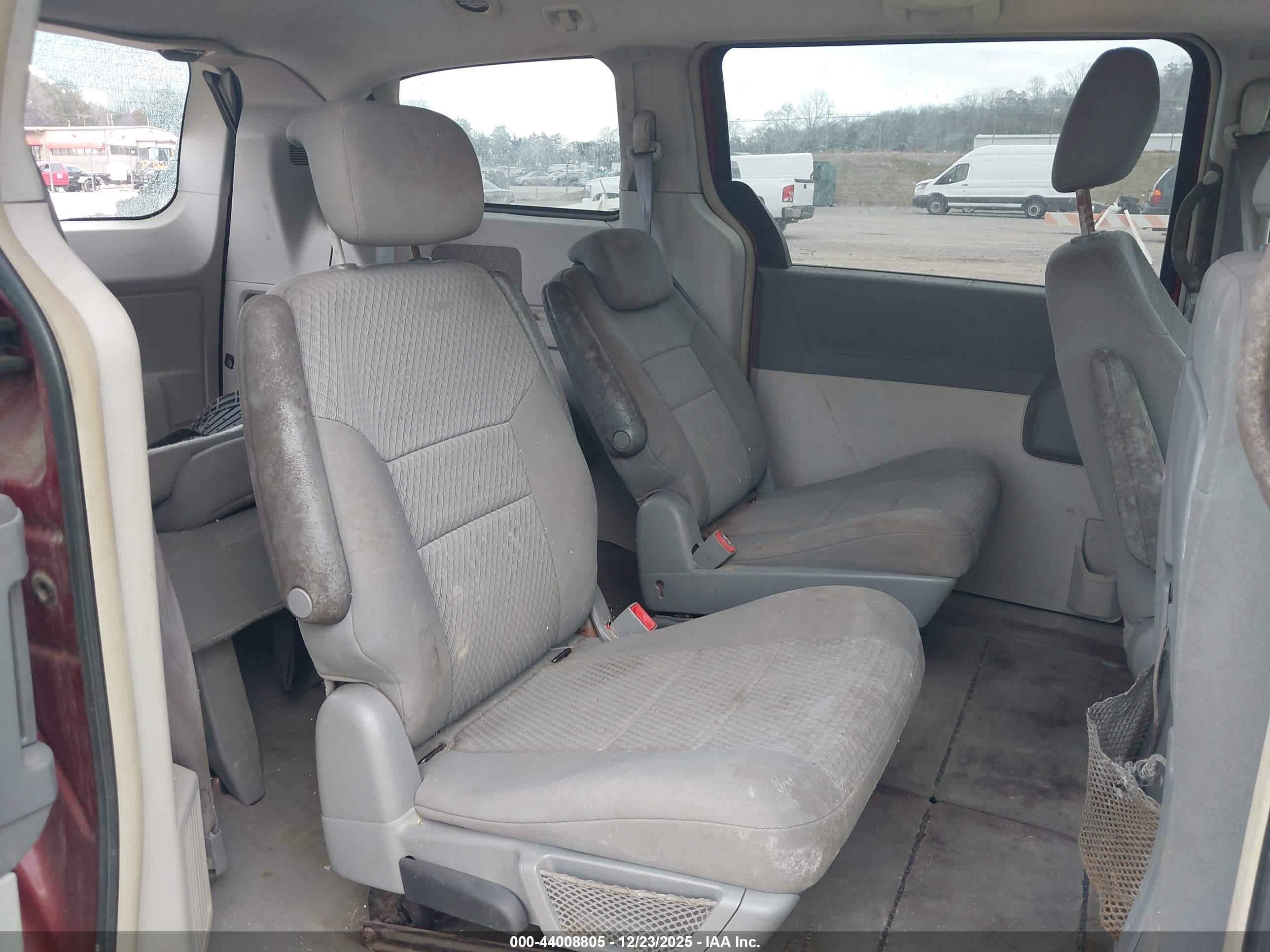 CHRYSLER TOWN image 8