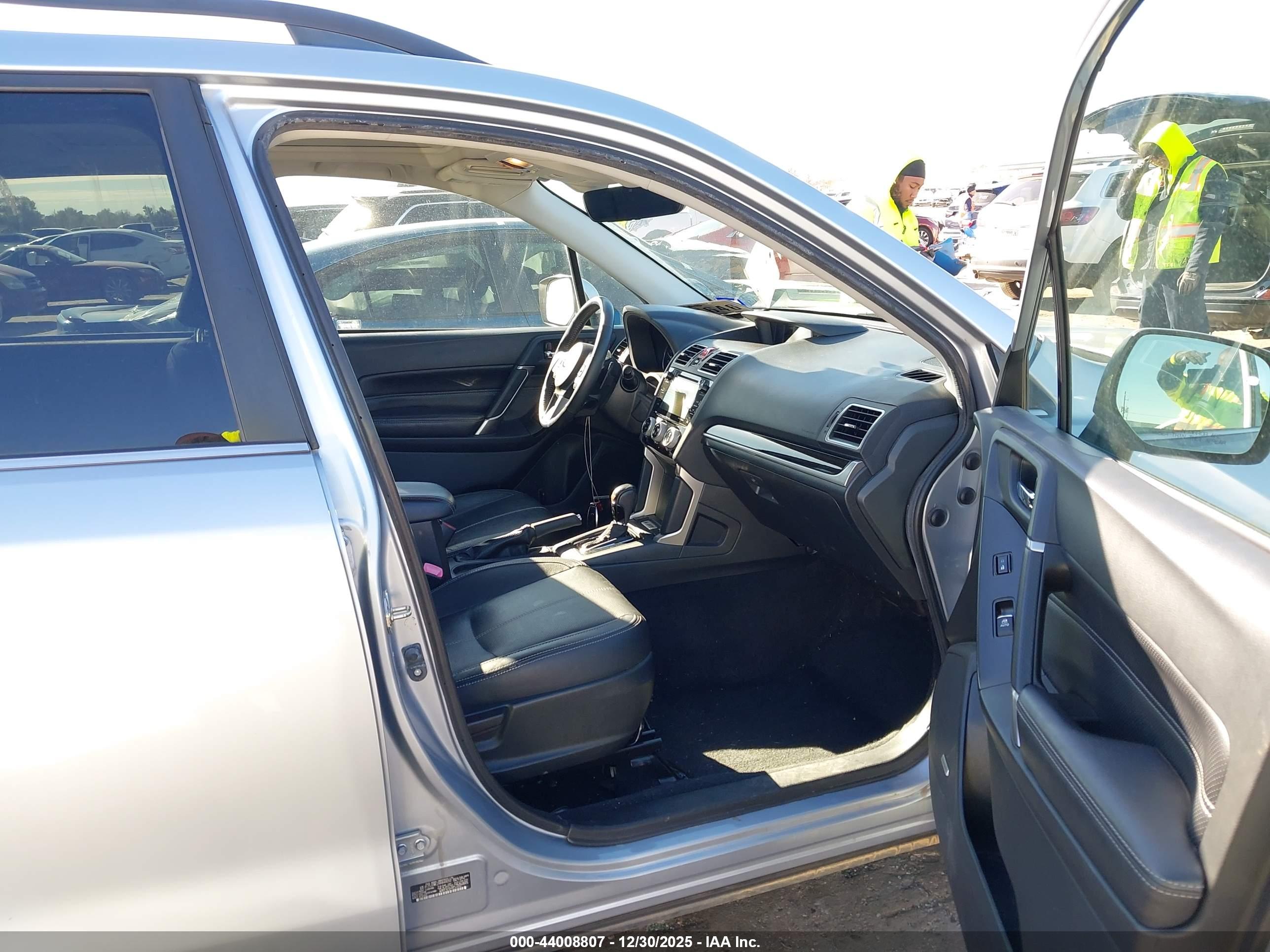 SUBARU FORESTER image 5