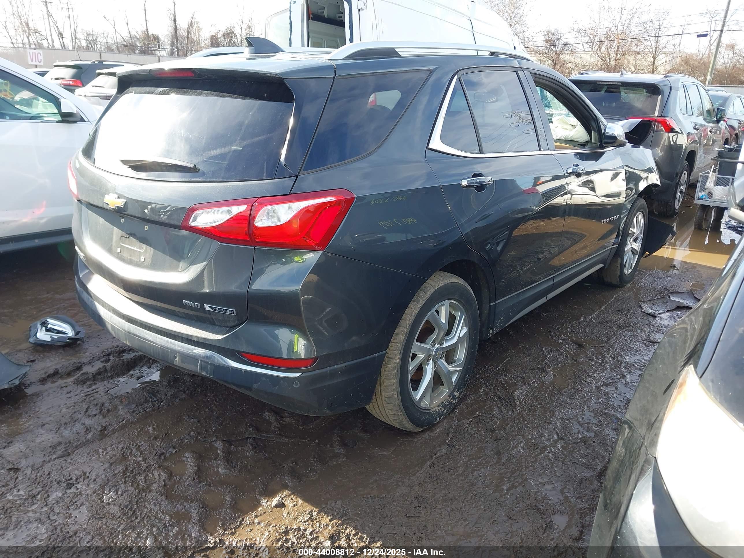 CHEVROLET EQUINOX image 4