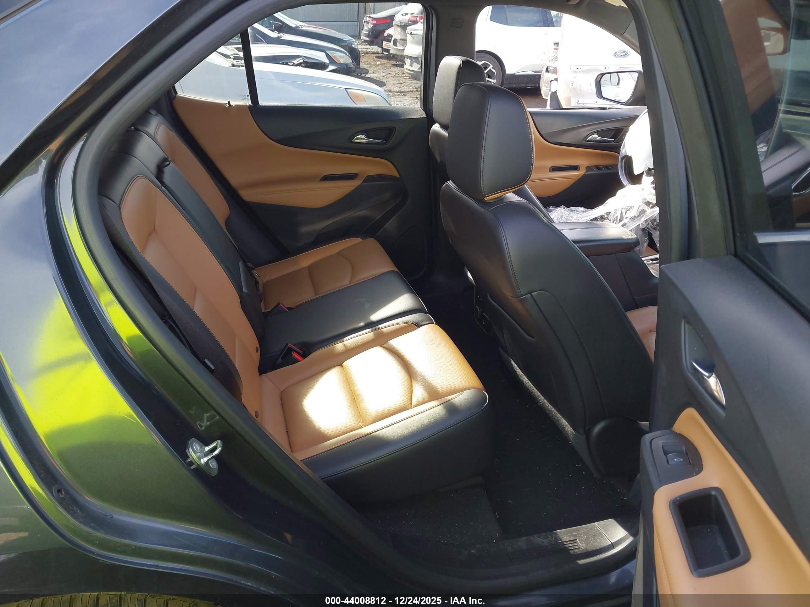 CHEVROLET EQUINOX image 8