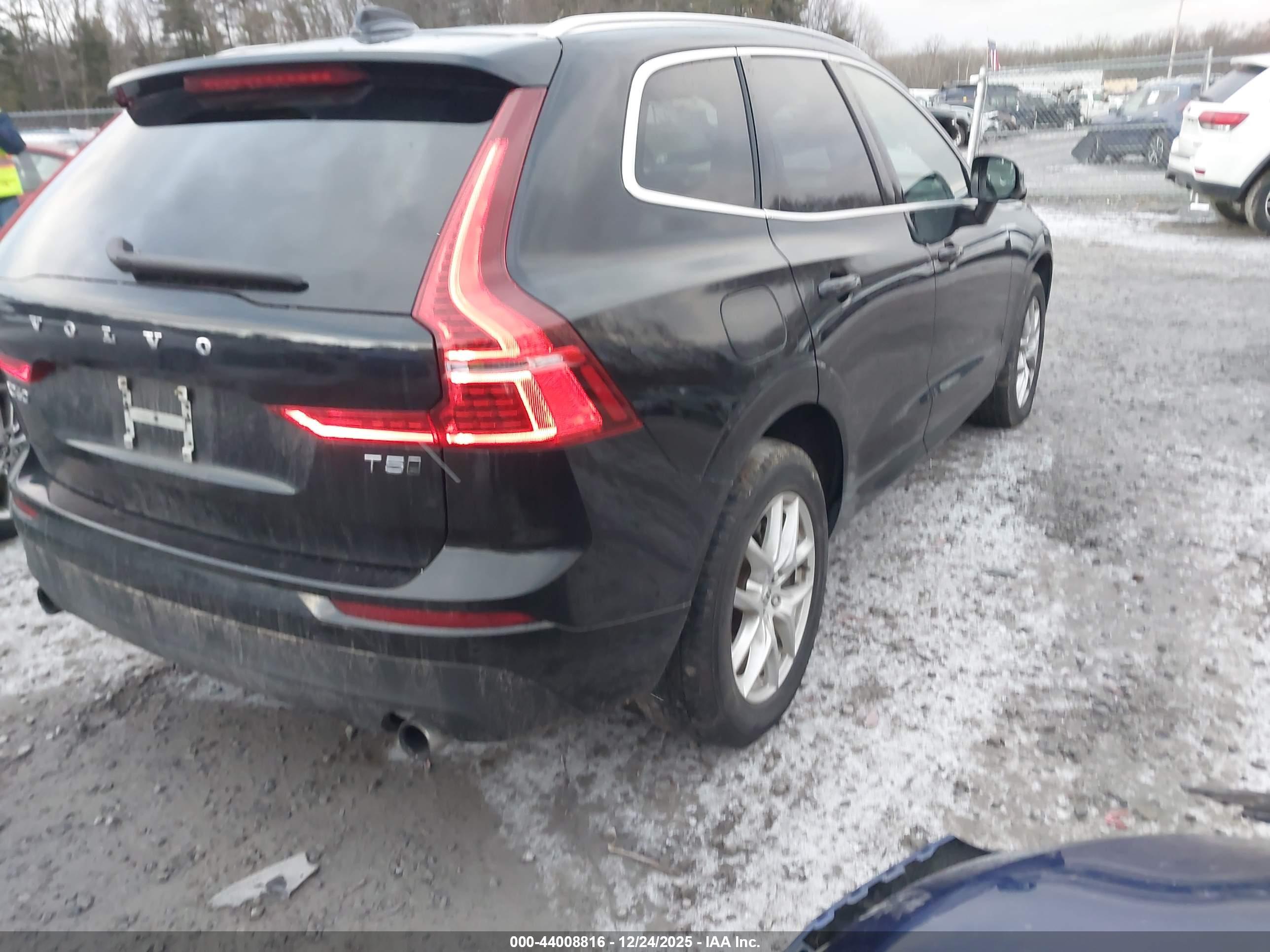 VOLVO XC60 image 4
