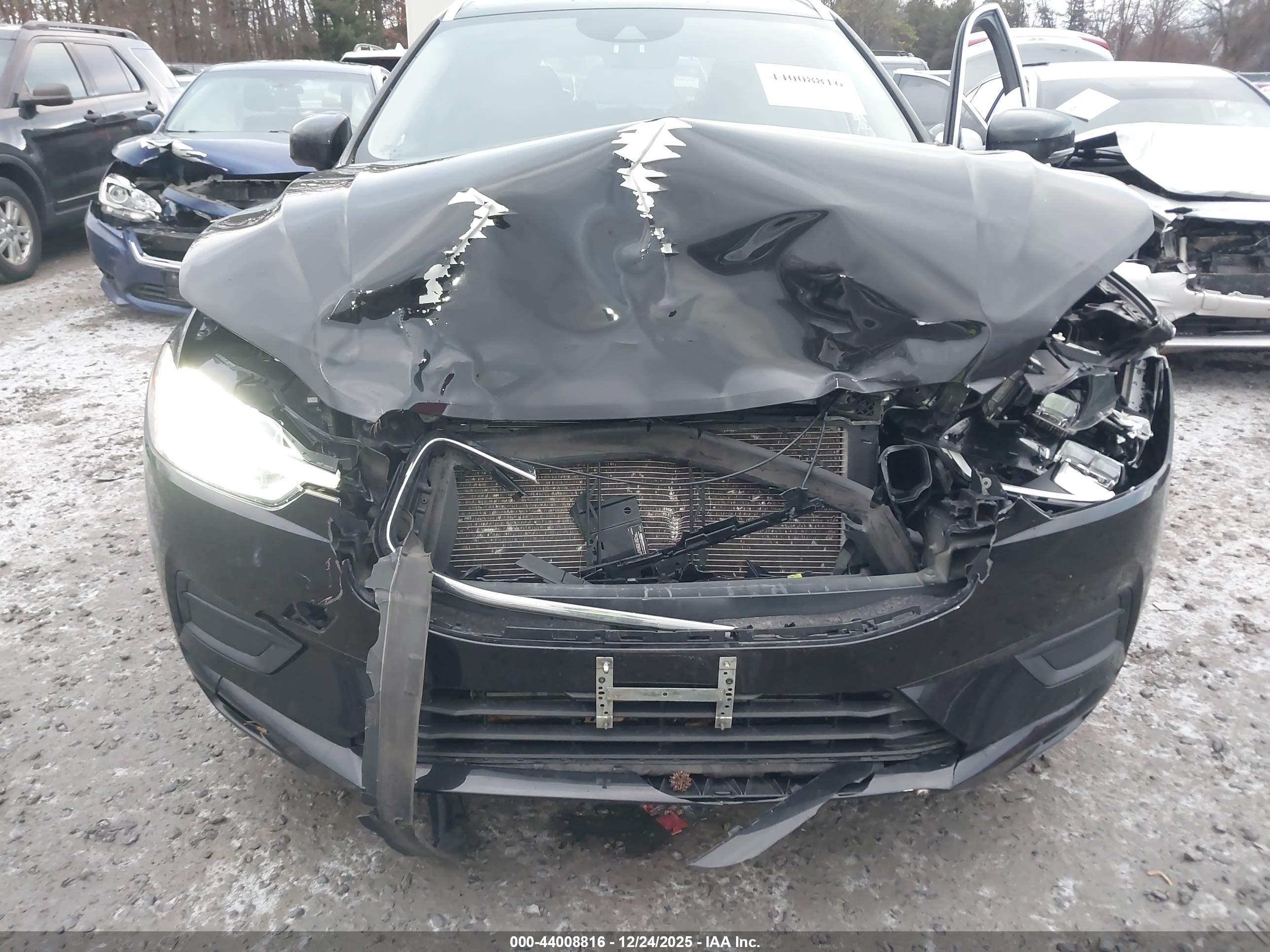 VOLVO XC60 image 6