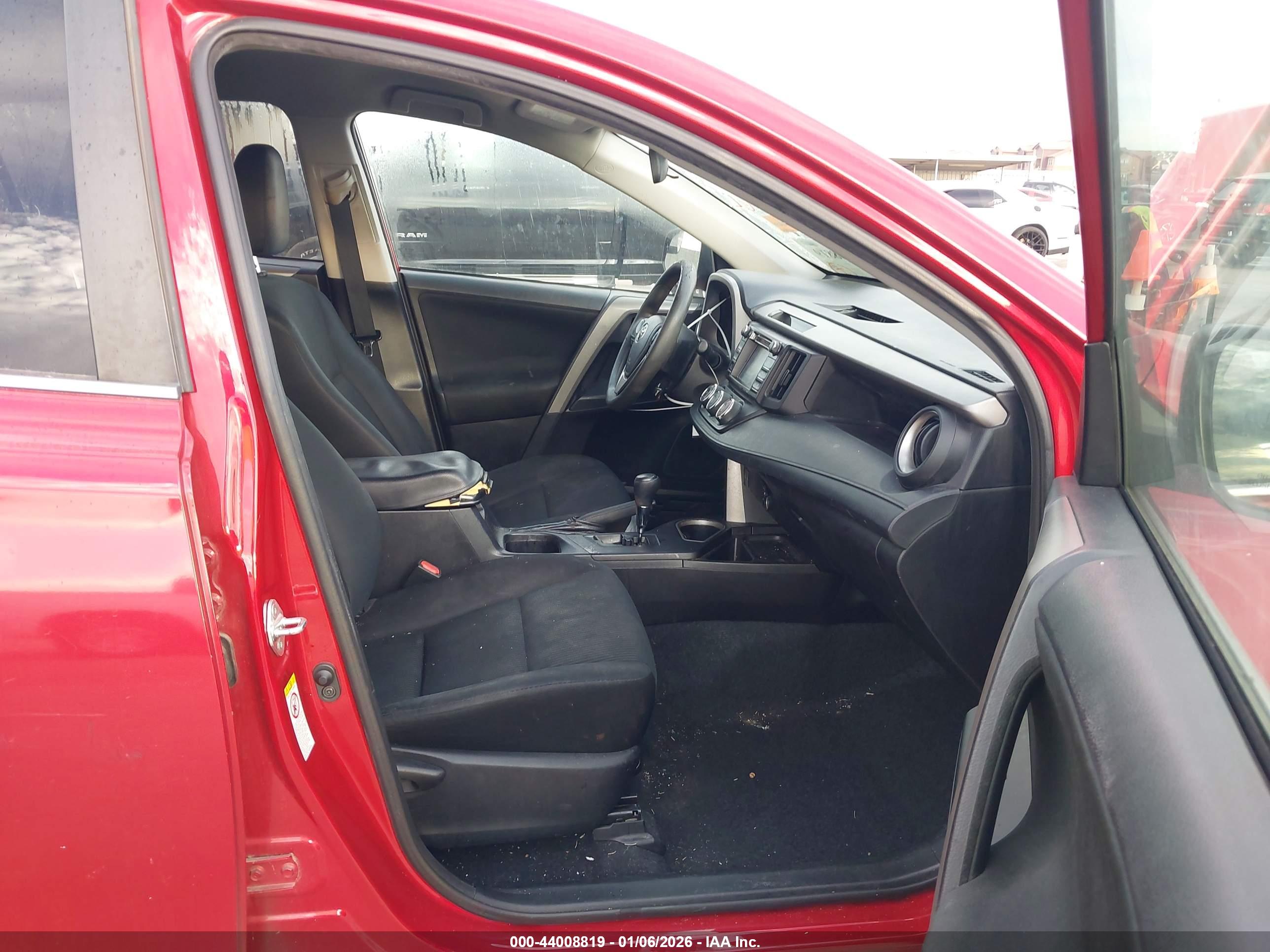 TOYOTA RAV4 image 5