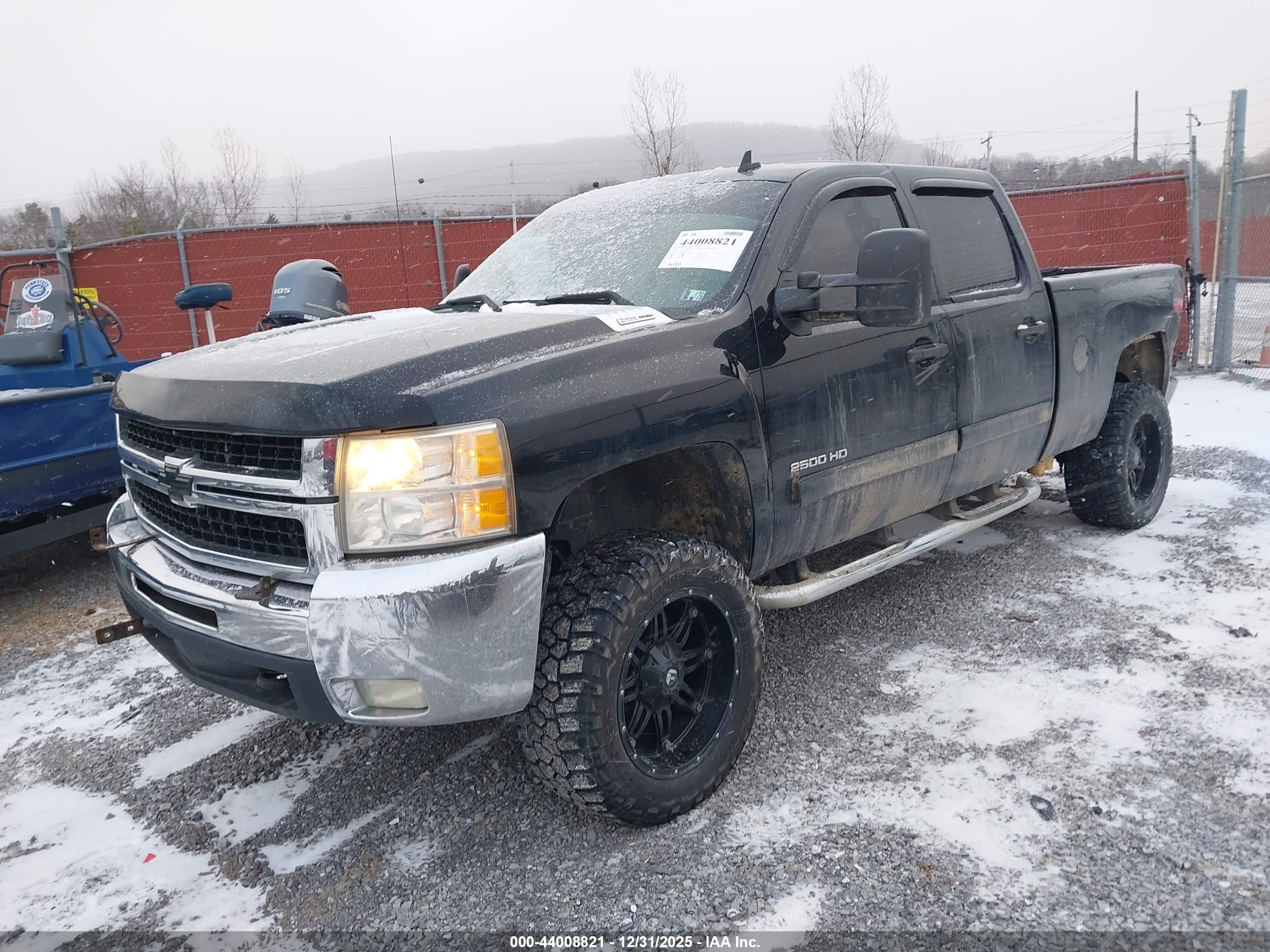 CHEVROLET SILVERADO image 2