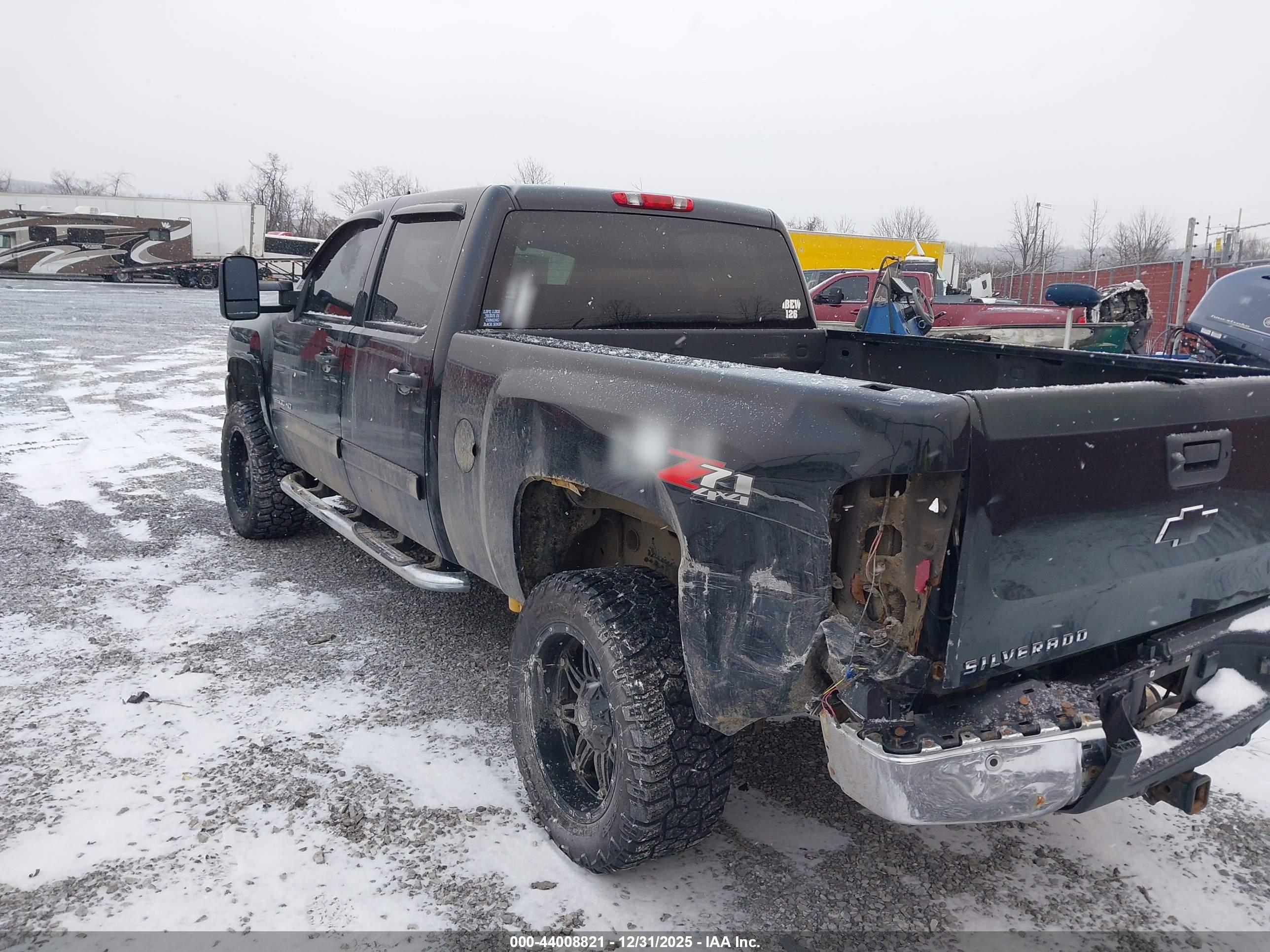 CHEVROLET SILVERADO image 3