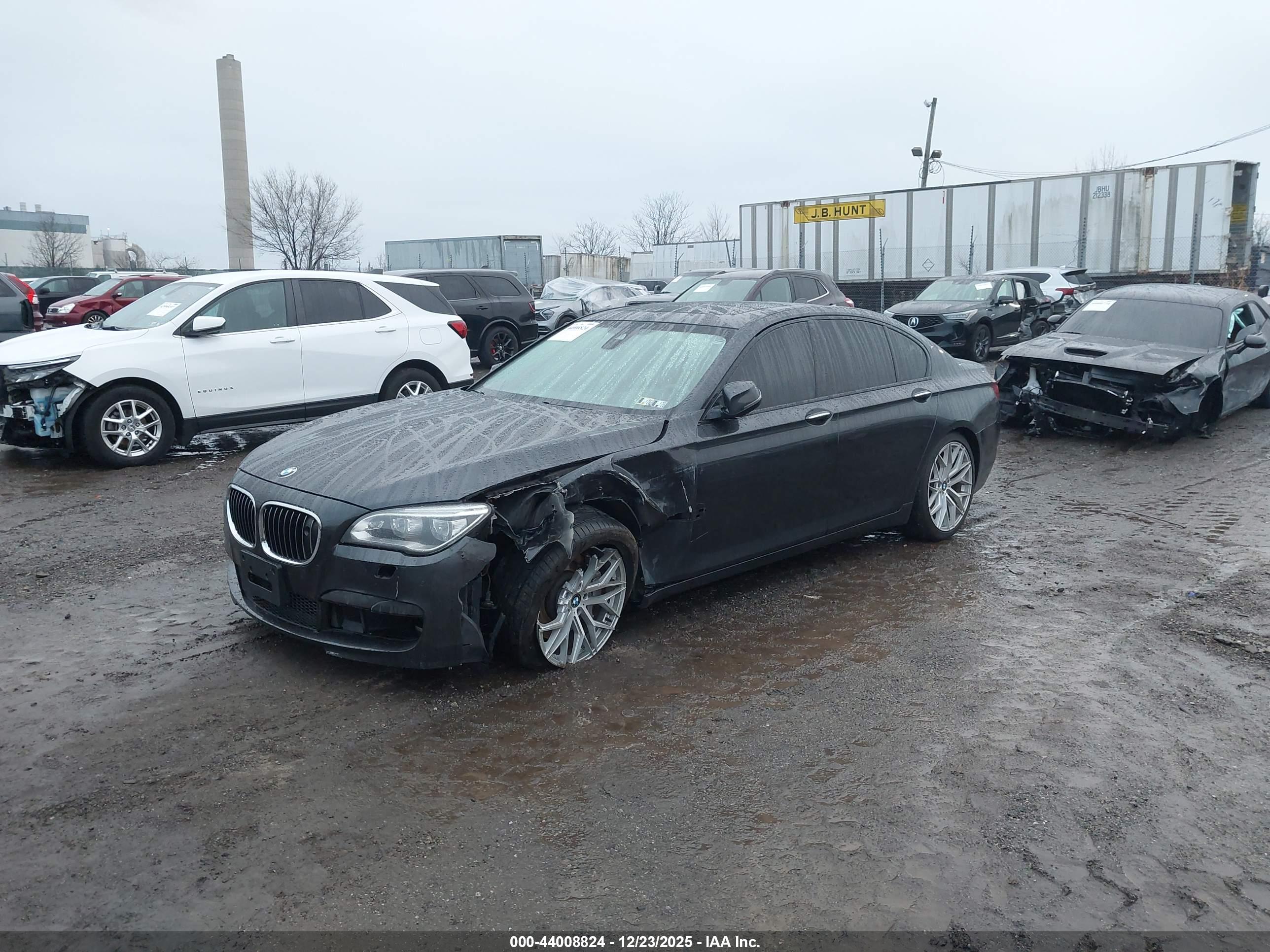 BMW 750I image 2
