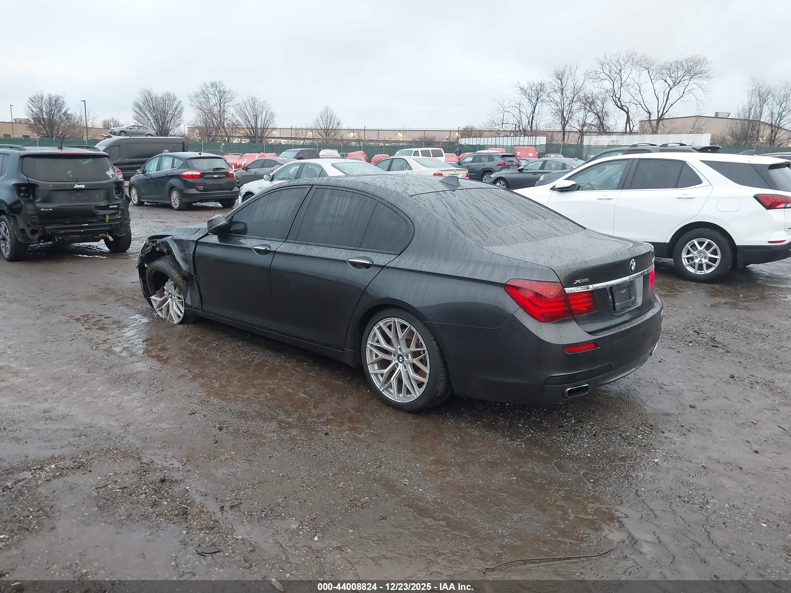 BMW 750I image 3