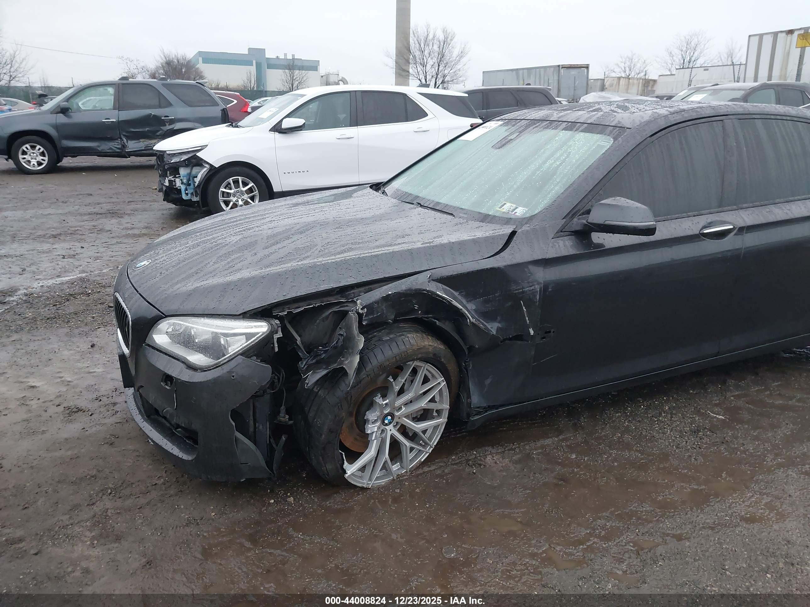 BMW 750I image 6