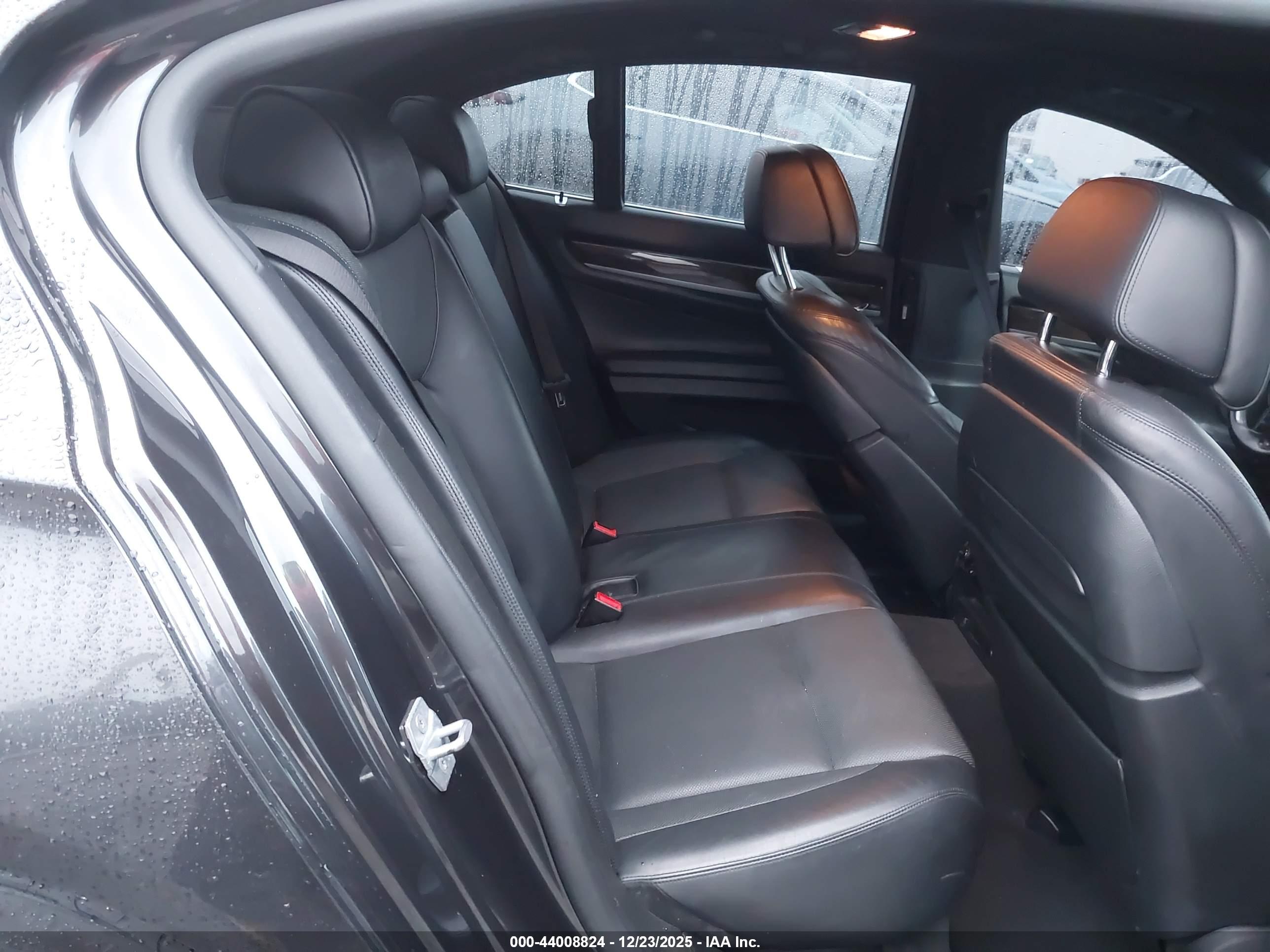 BMW 750I image 8