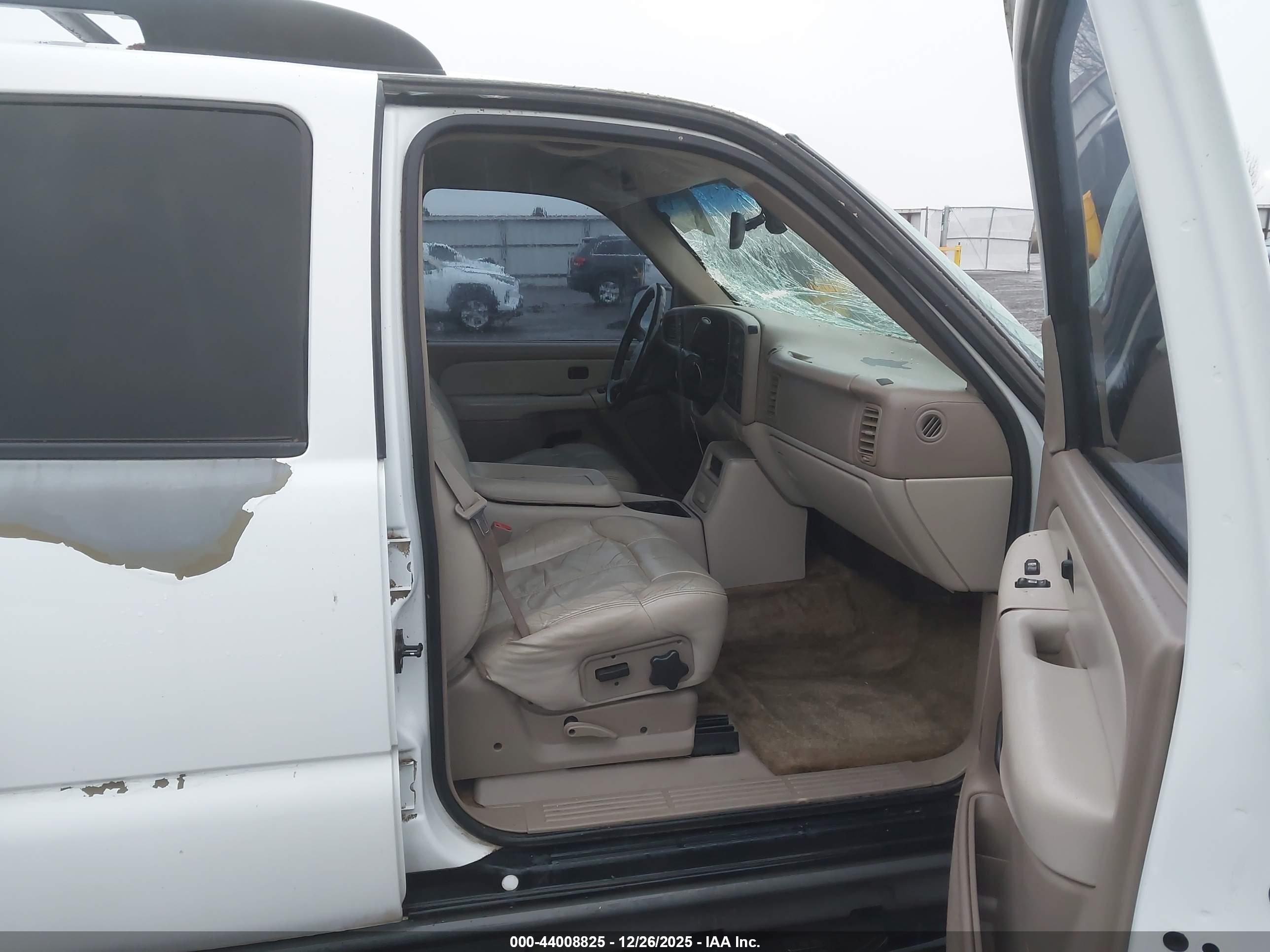 CHEVROLET TAHOE image 5