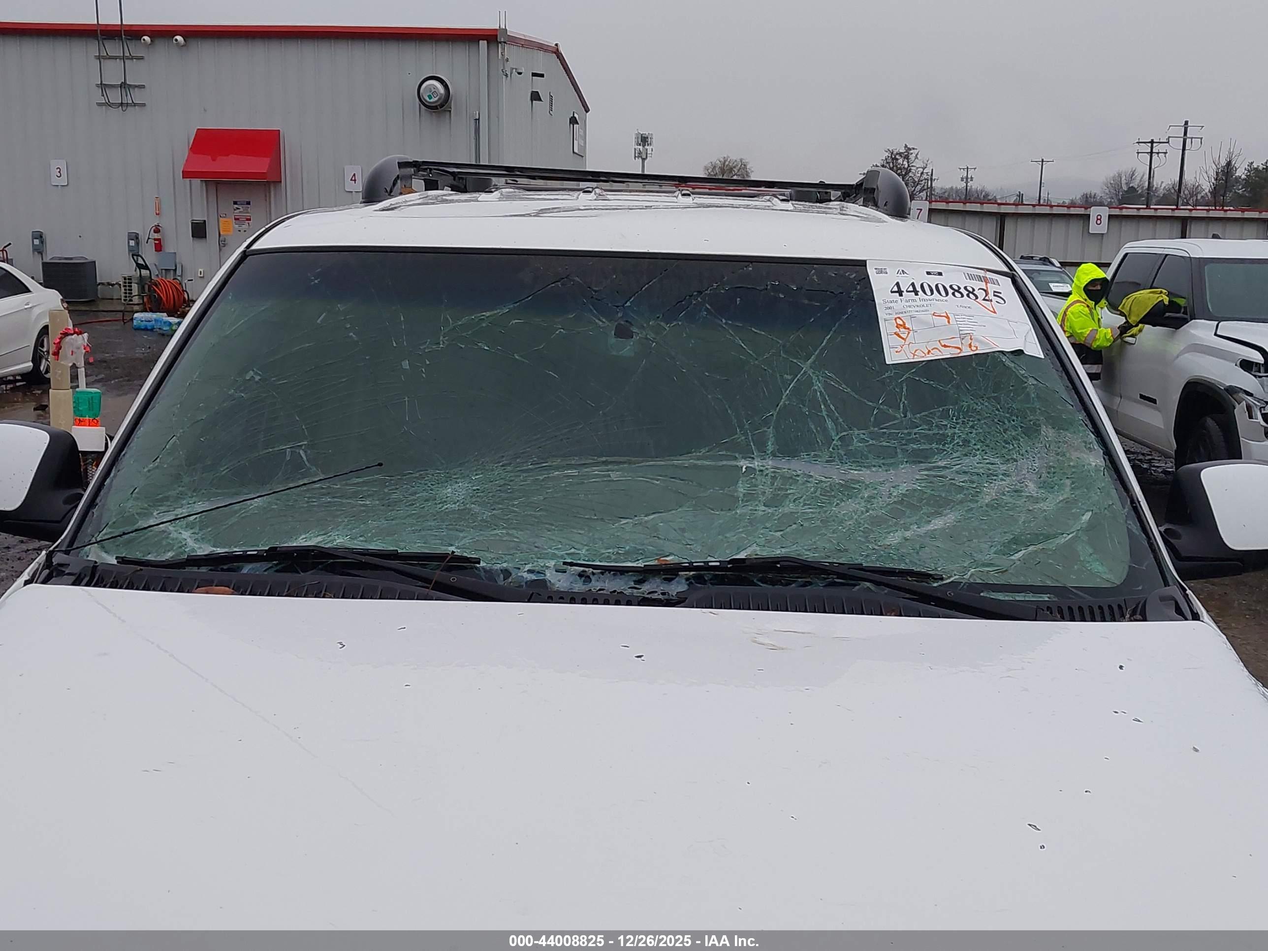CHEVROLET TAHOE image 6