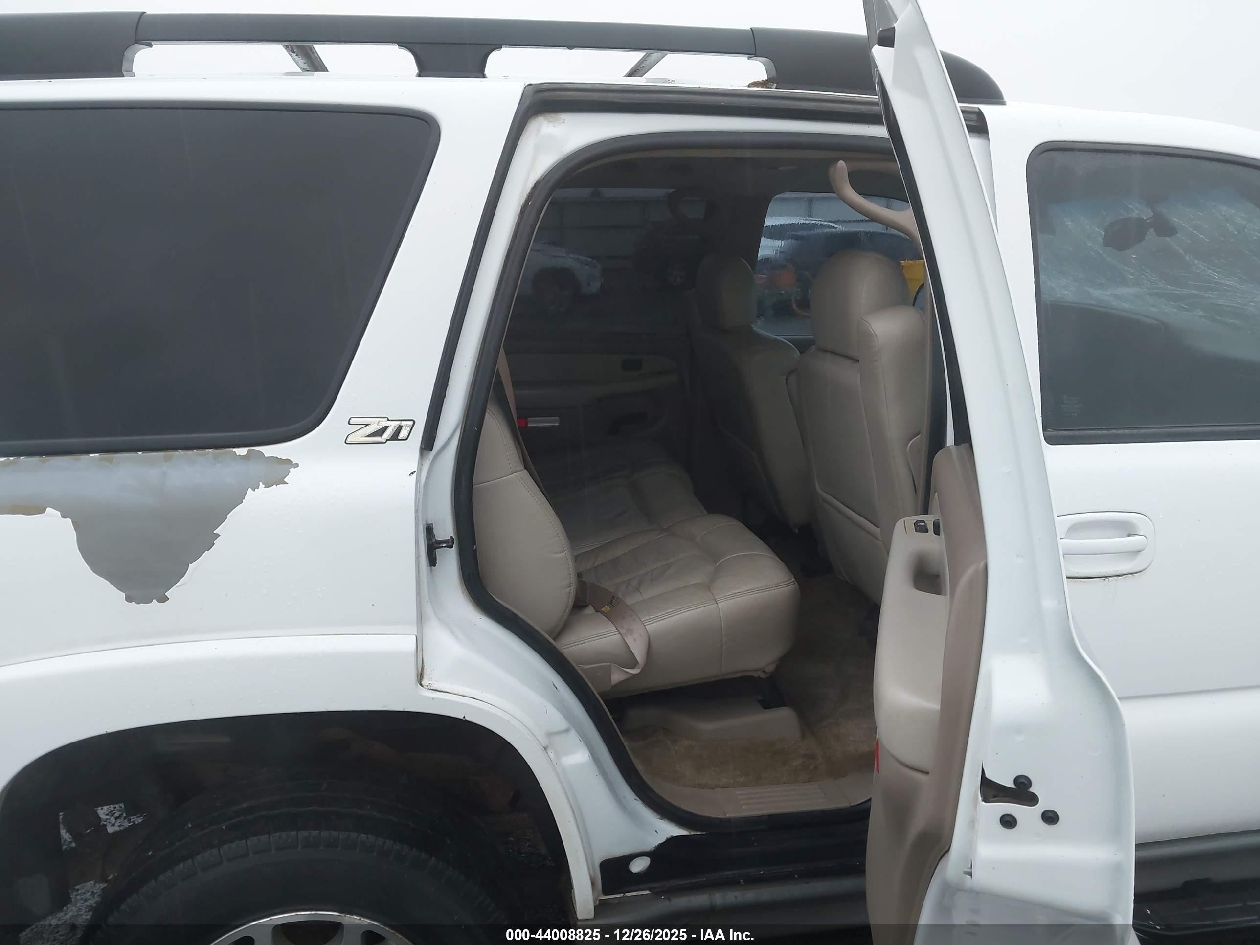 CHEVROLET TAHOE image 8