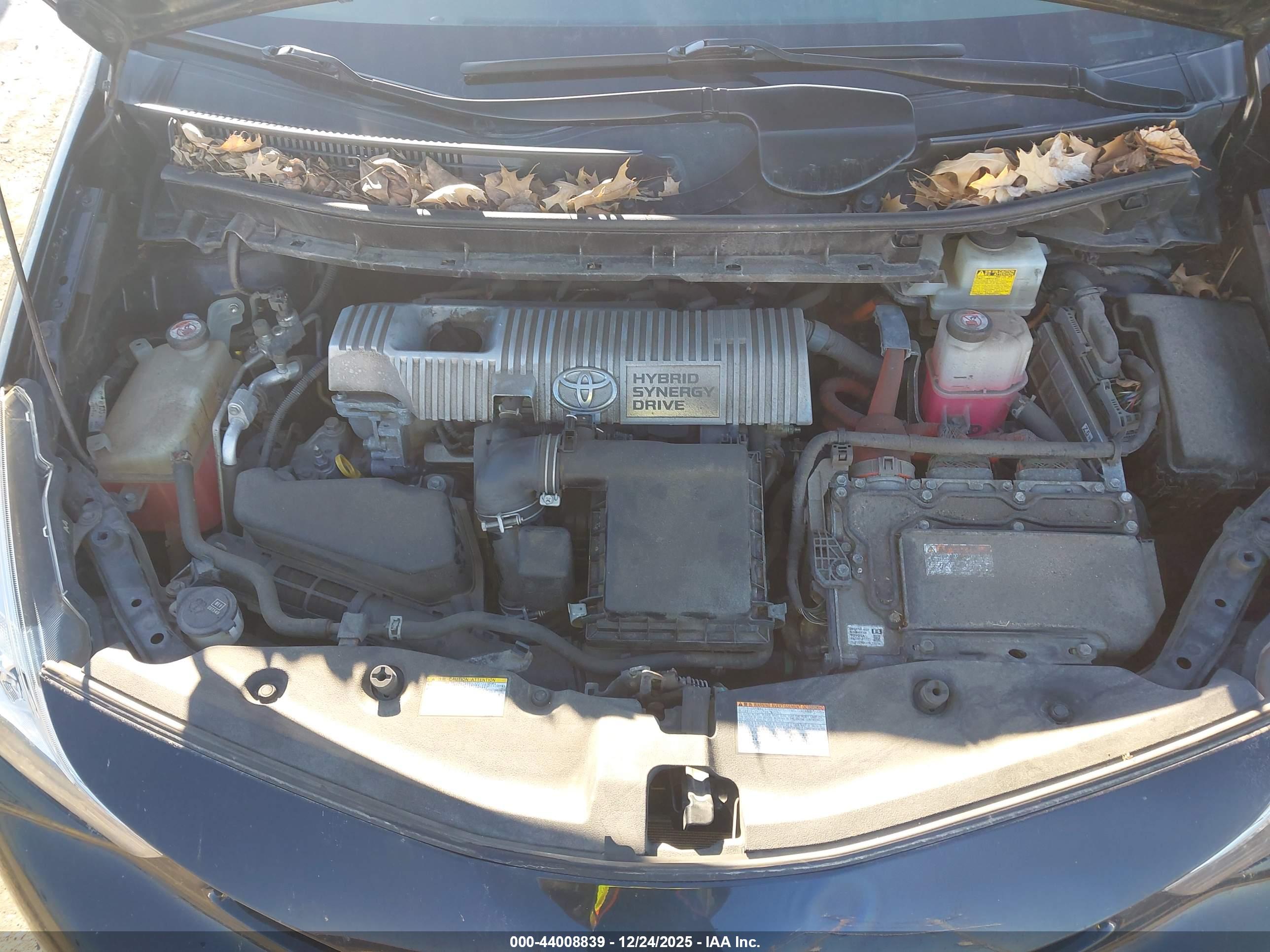 TOYOTA PRIUS image 10
