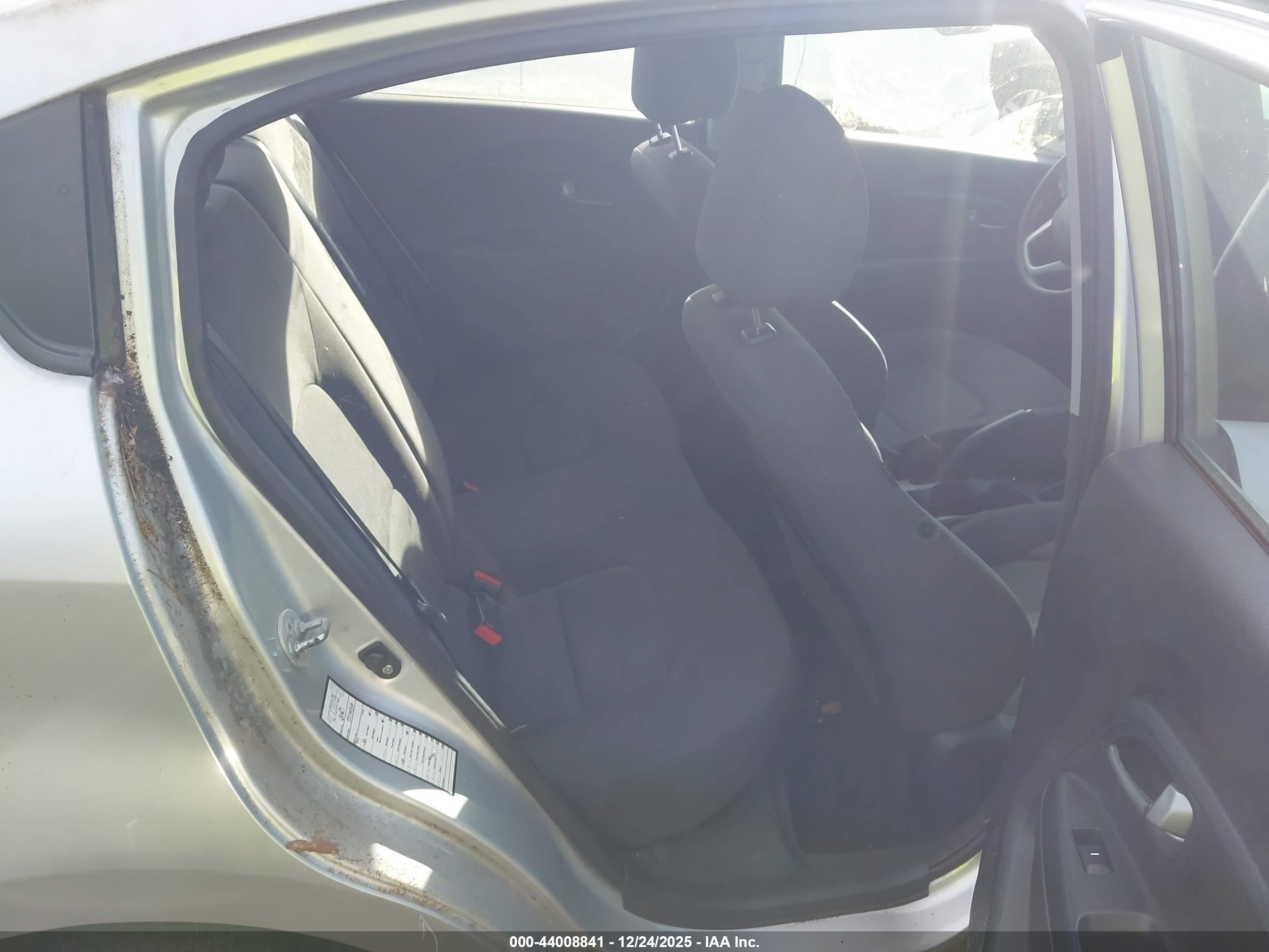 KIA RIO image 8
