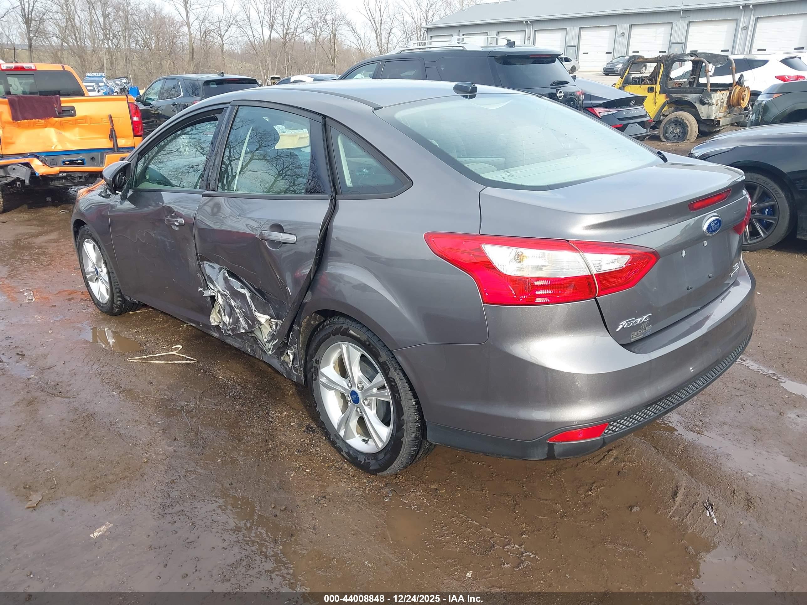 FORD FOCUS image 3