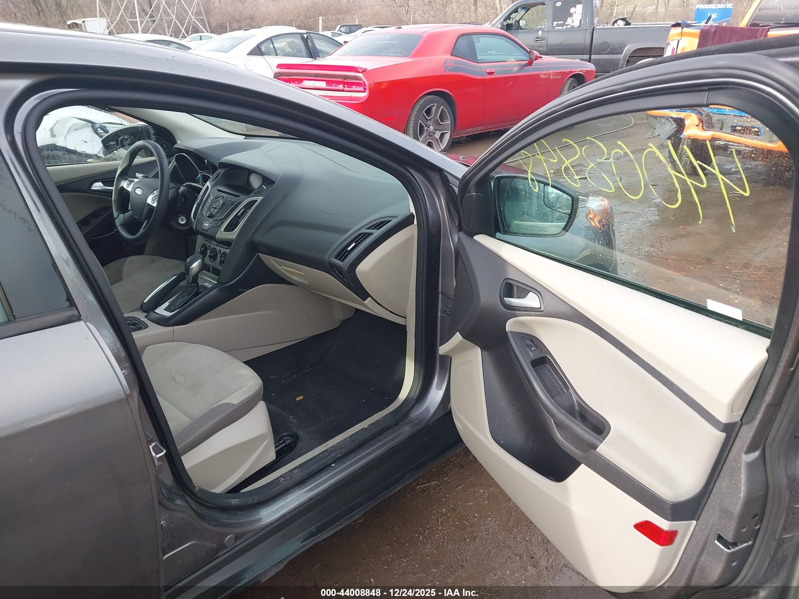 FORD FOCUS image 5