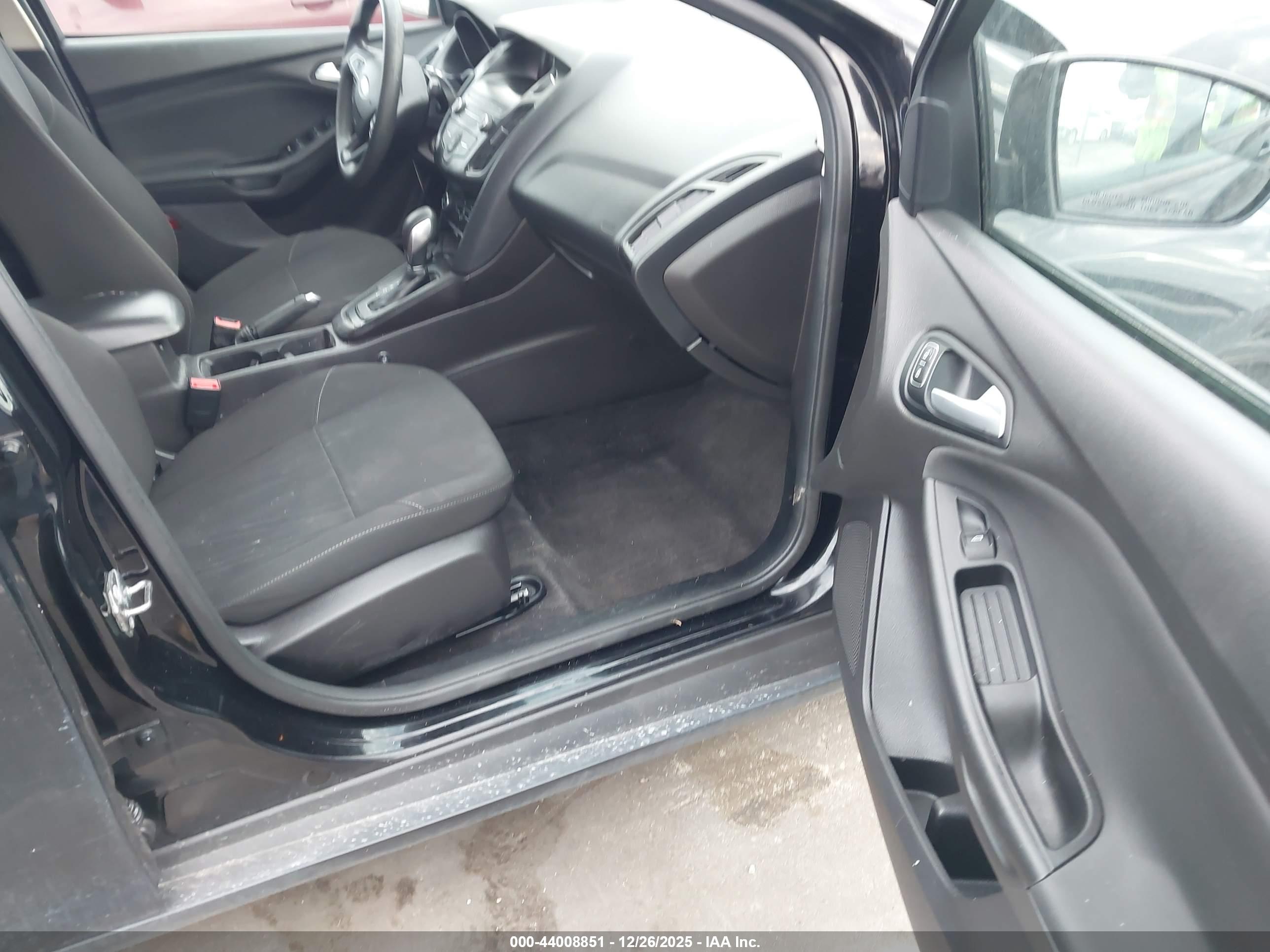 FORD FOCUS image 5