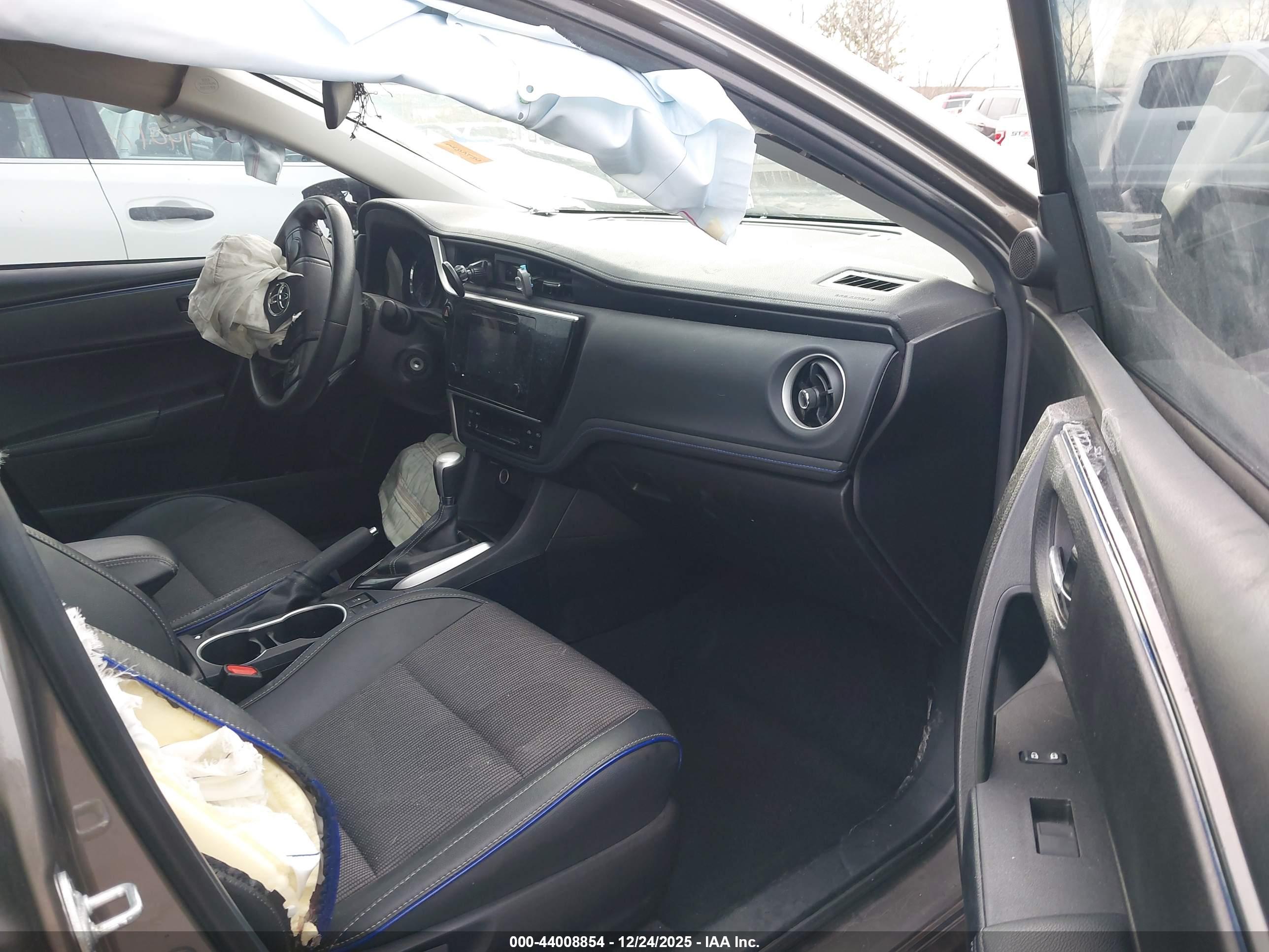 TOYOTA COROLLA image 5