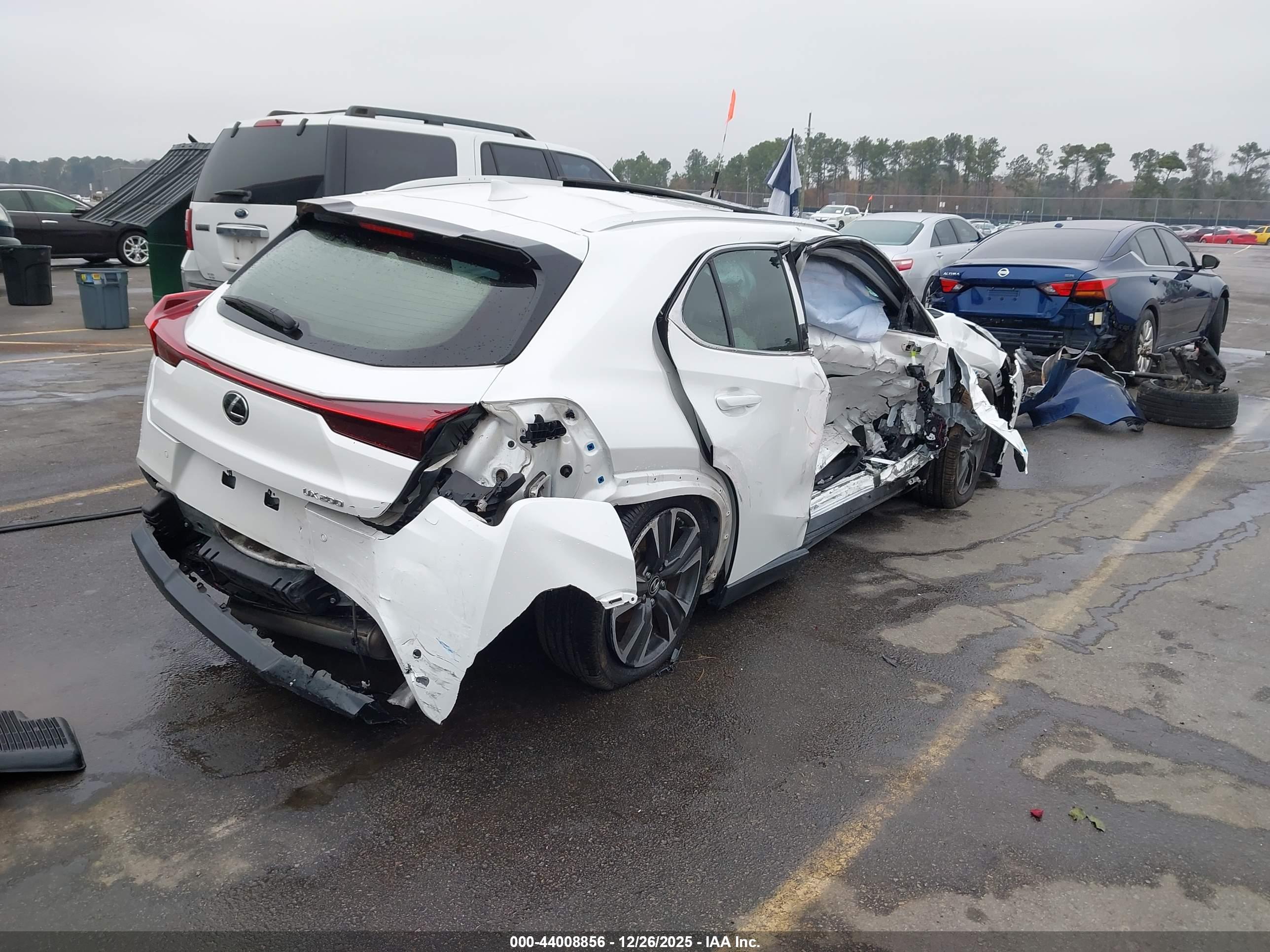 LEXUS UX image 4