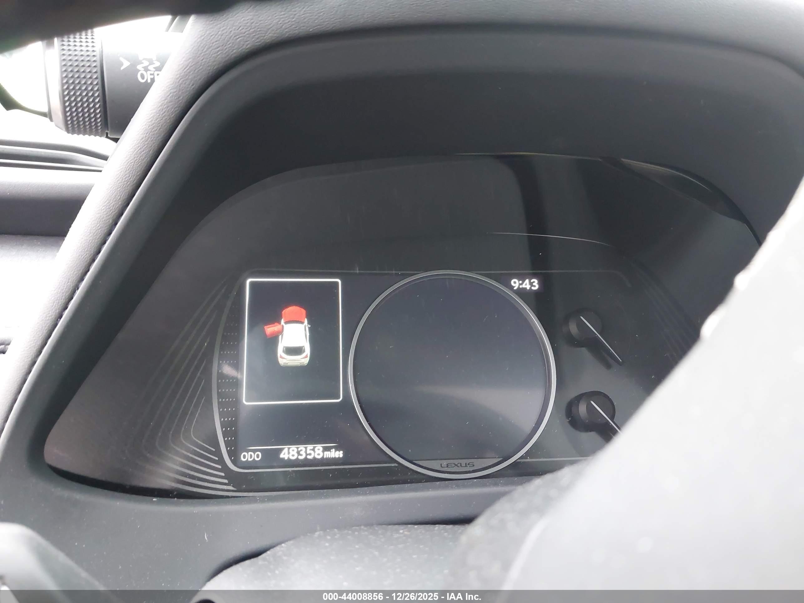 LEXUS UX image 7