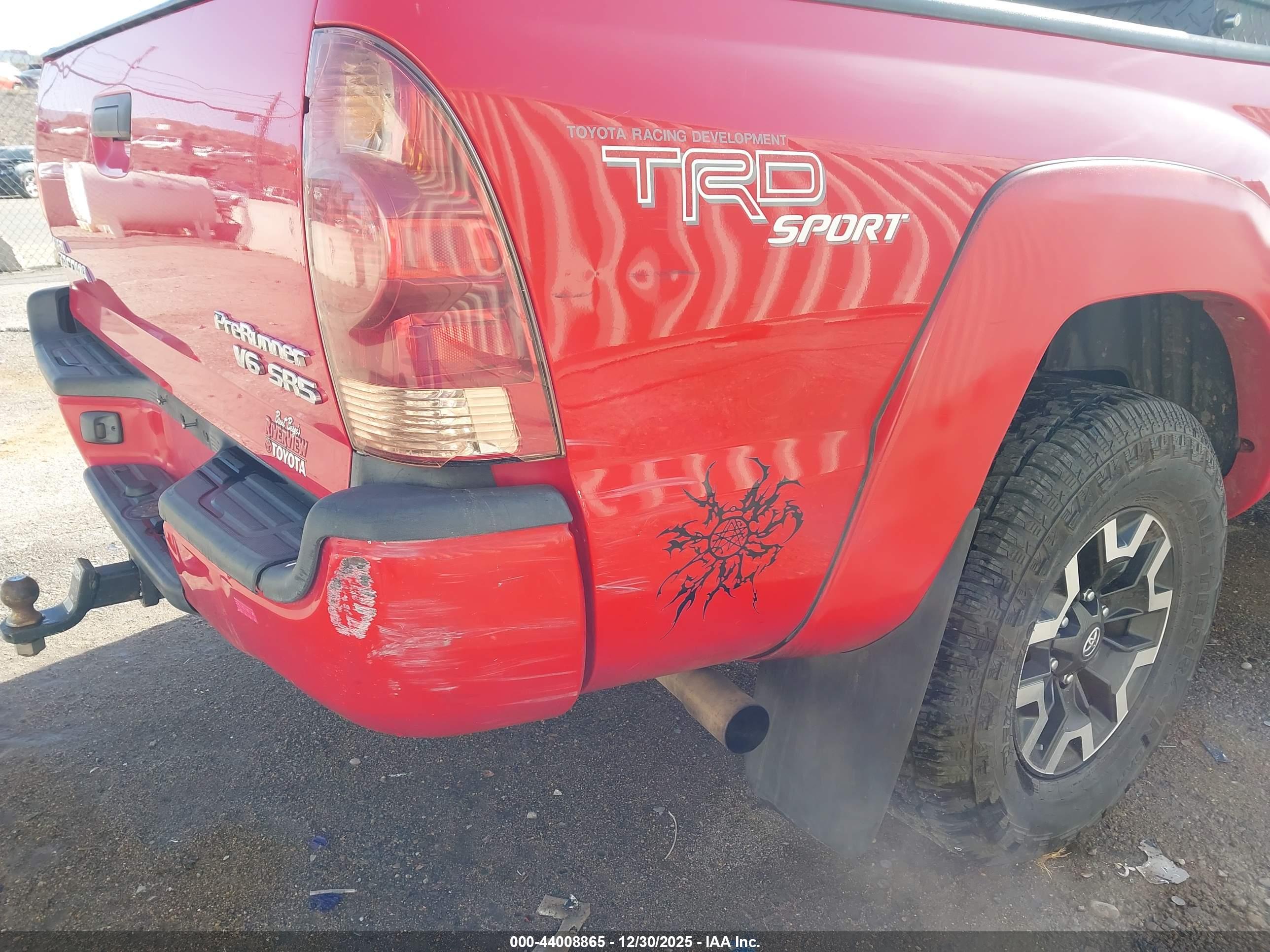 TOYOTA TACOMA image 6