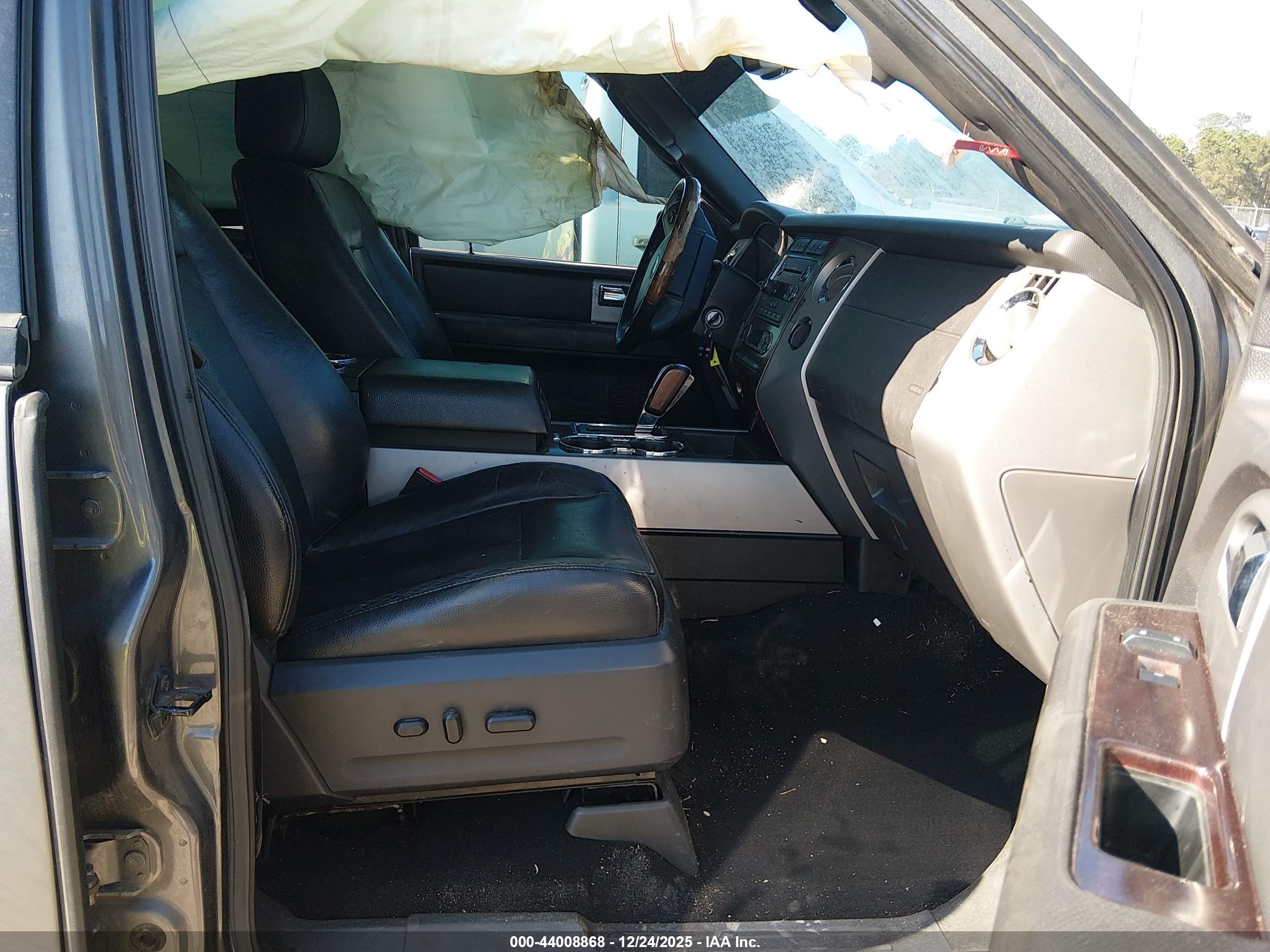 FORD EXPEDITION image 5