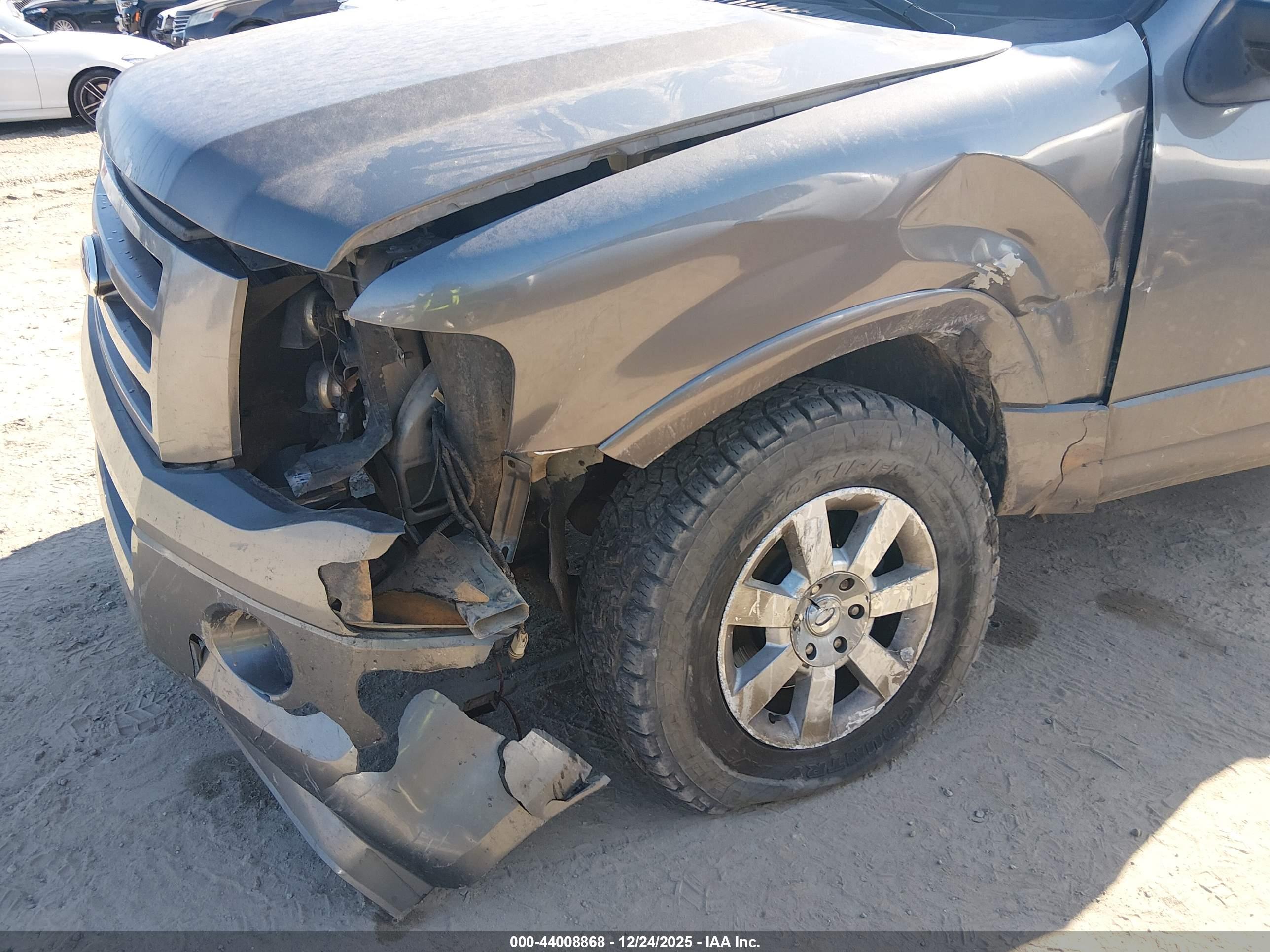 FORD EXPEDITION image 6