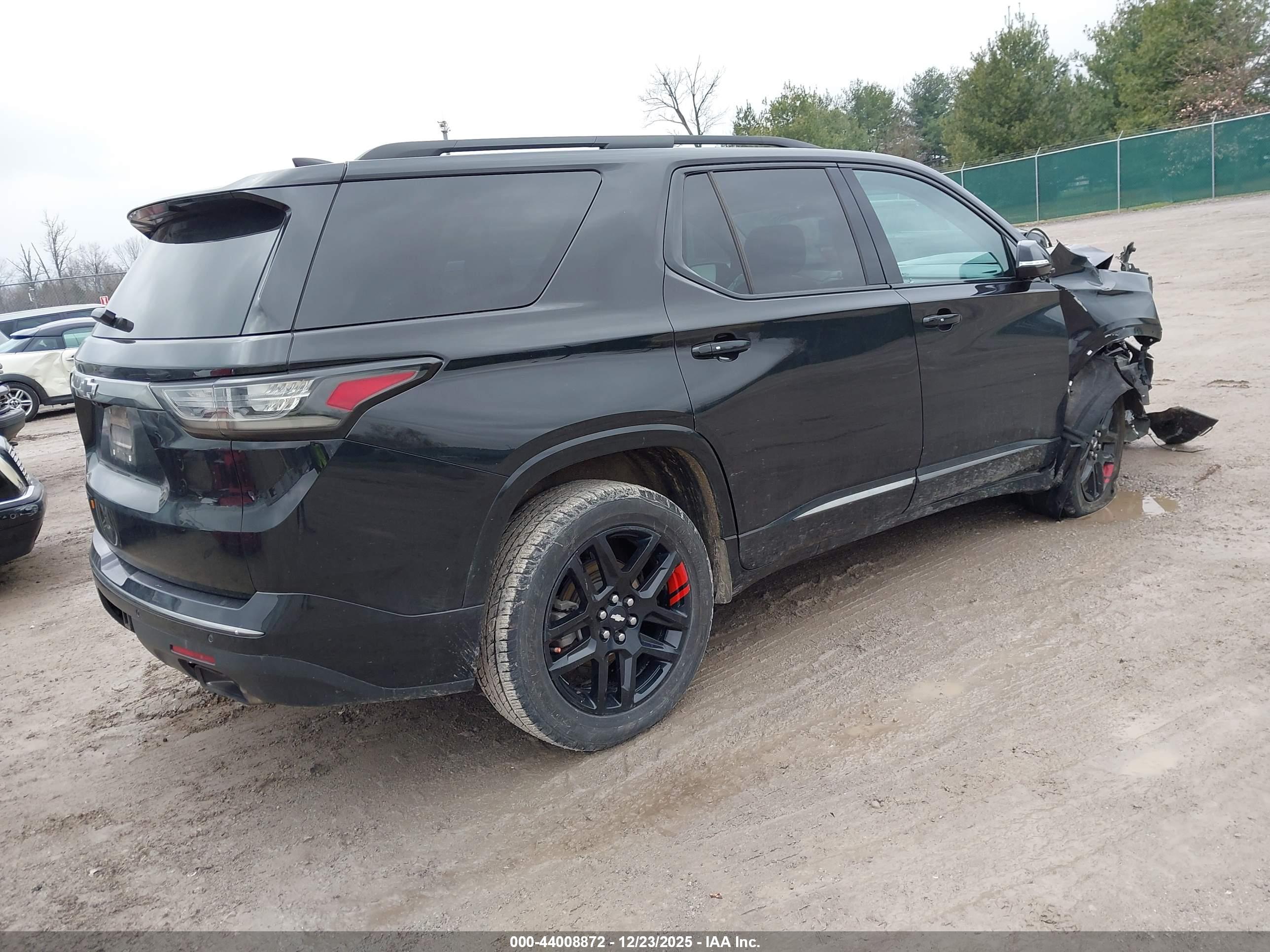 CHEVROLET TRAVERSE image 4