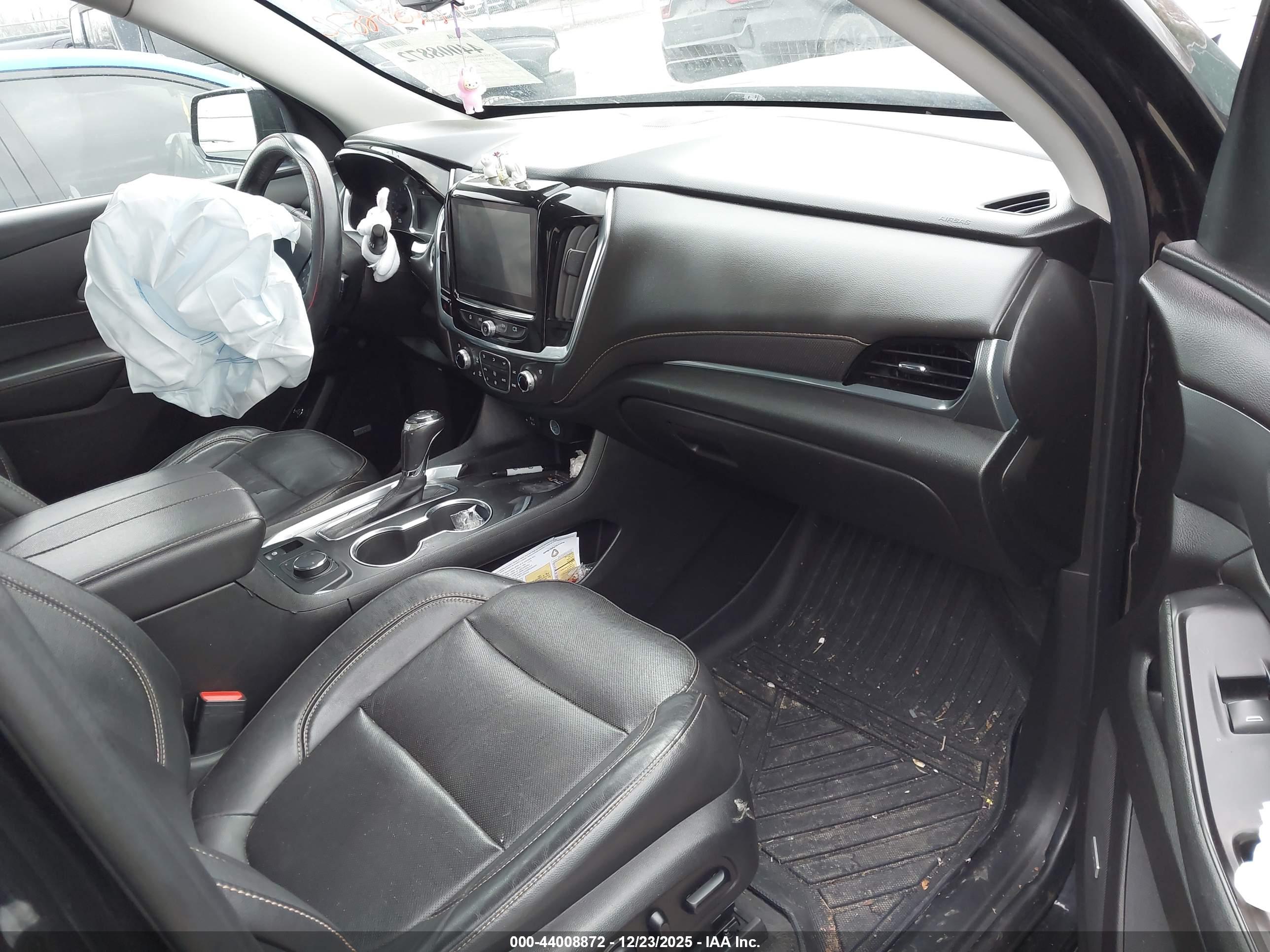 CHEVROLET TRAVERSE image 5