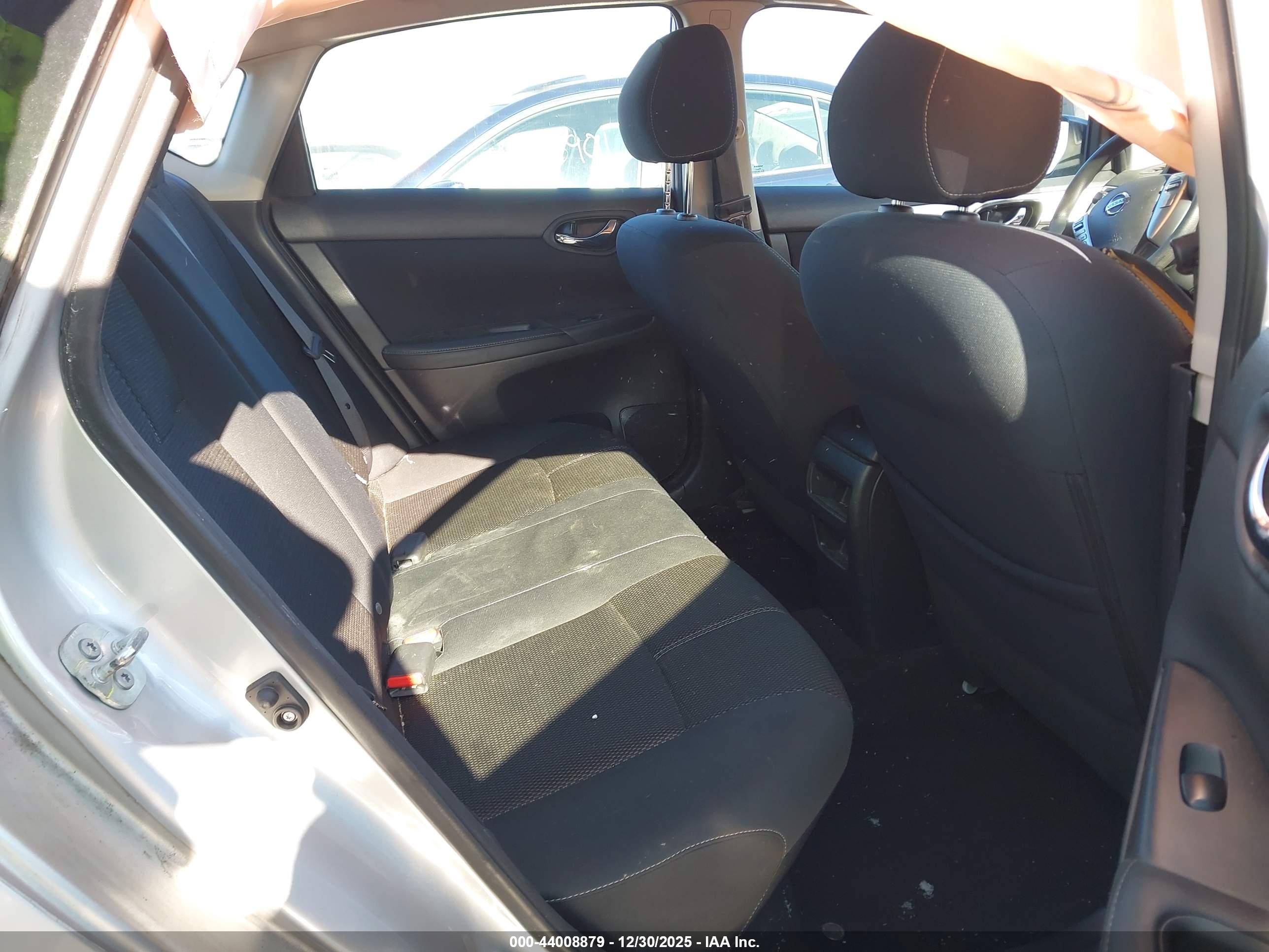 NISSAN SENTRA image 8