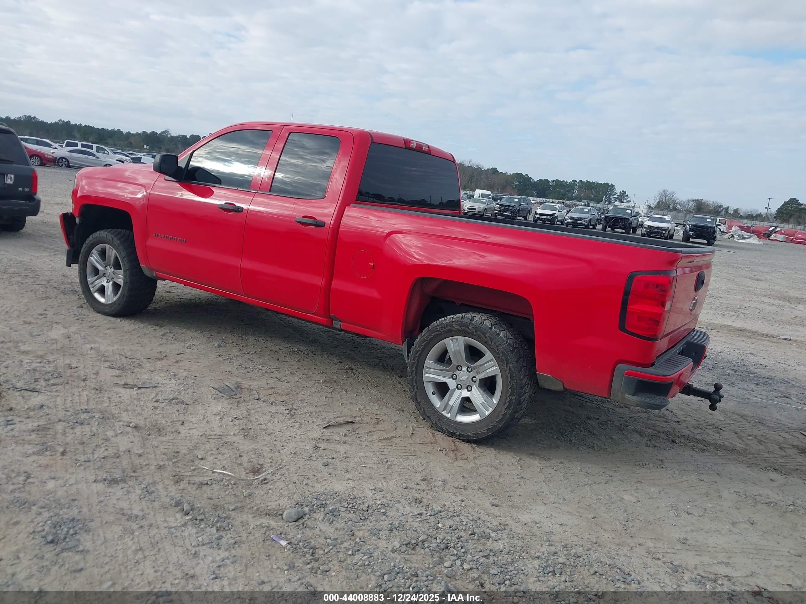 CHEVROLET SILVERADO image 3
