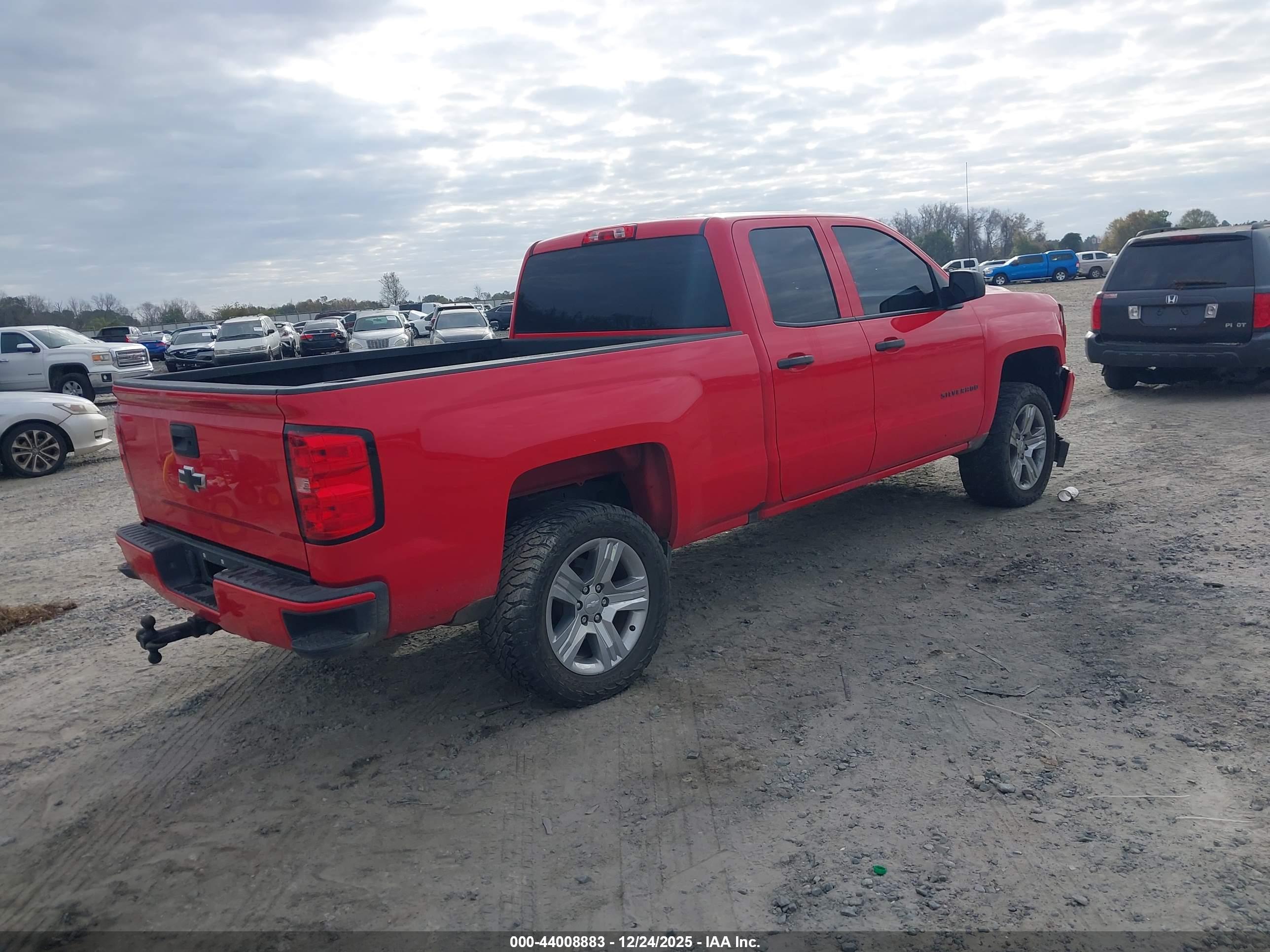 CHEVROLET SILVERADO image 4