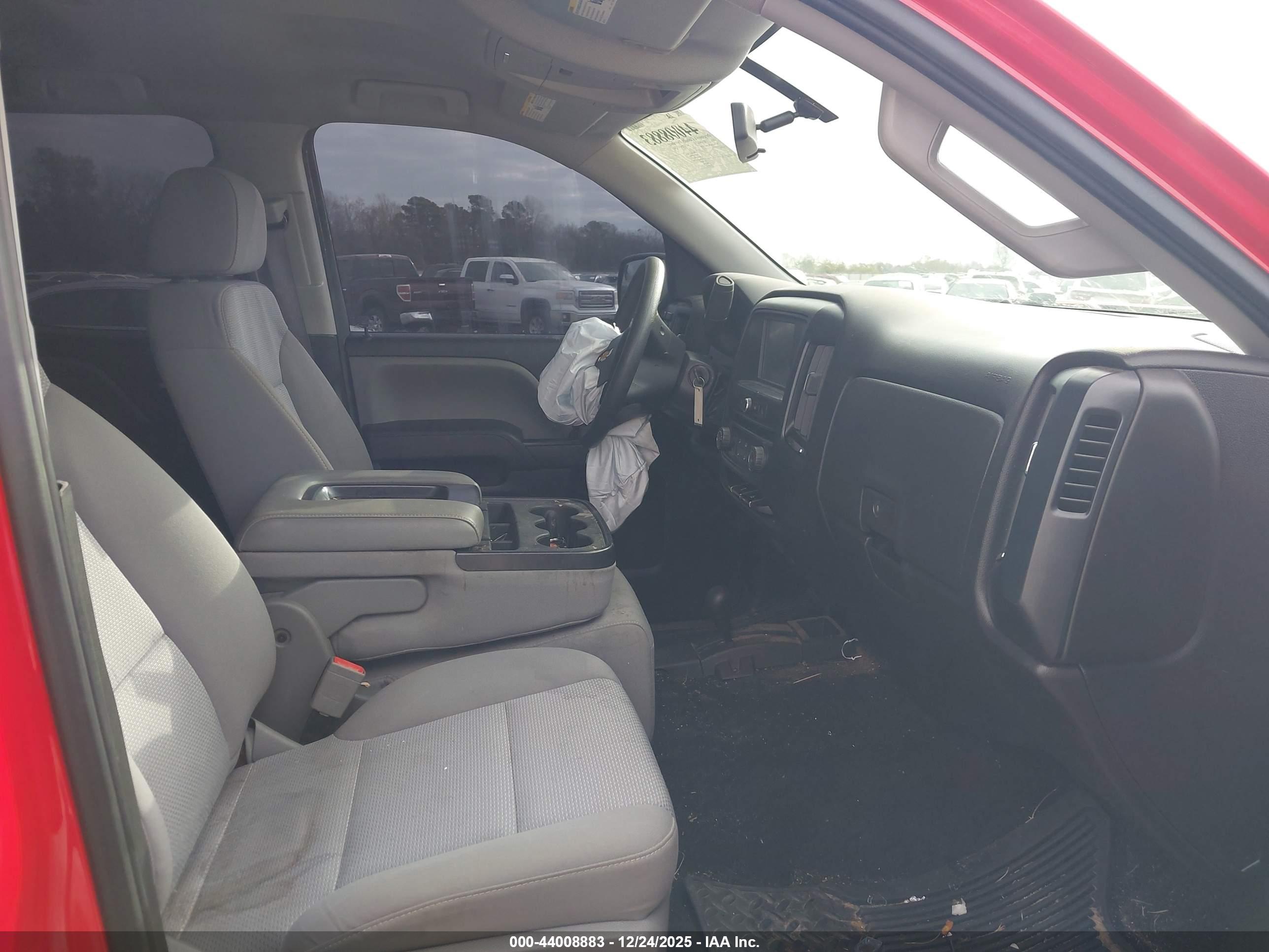 CHEVROLET SILVERADO image 5