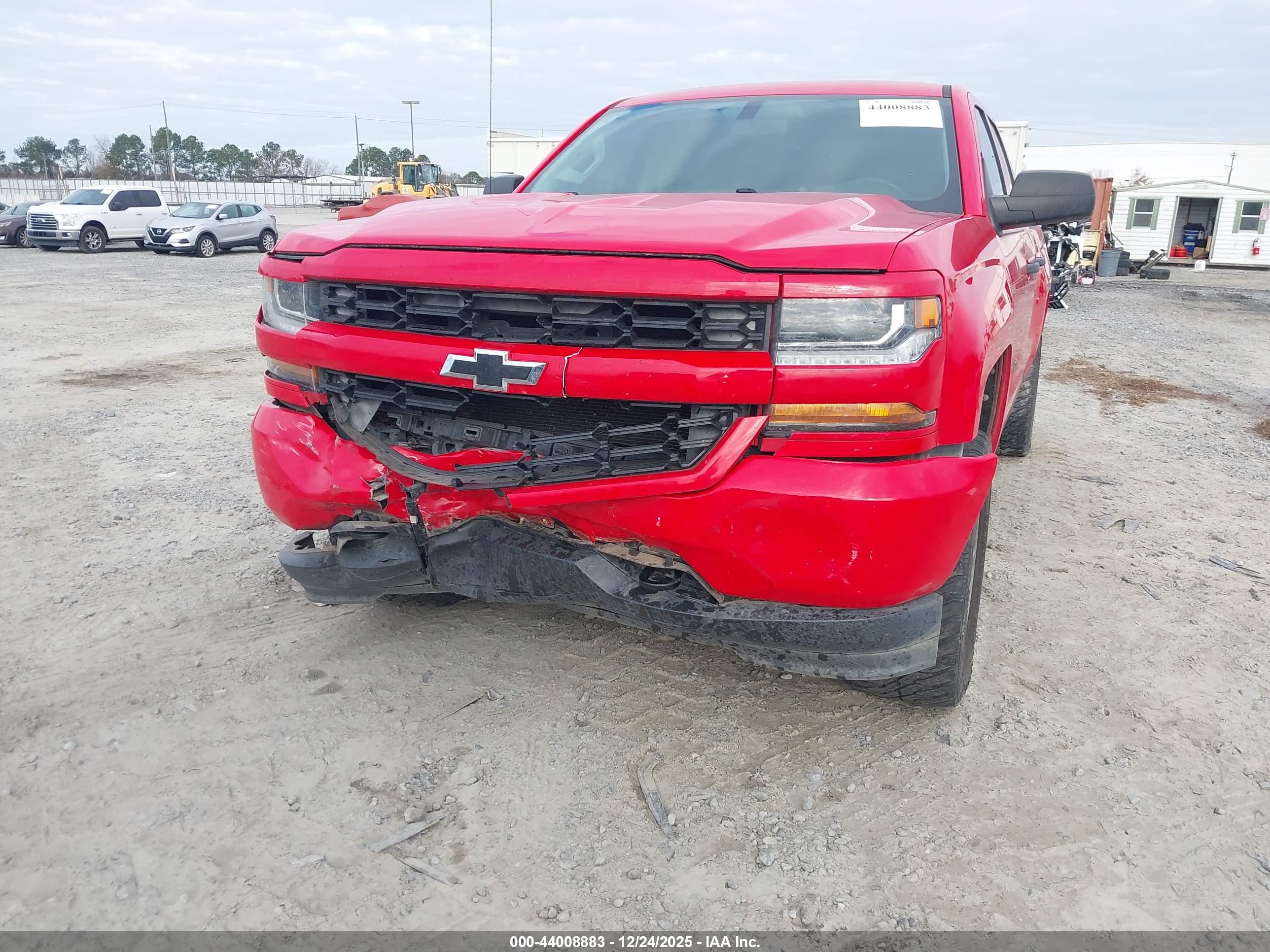 CHEVROLET SILVERADO image 6
