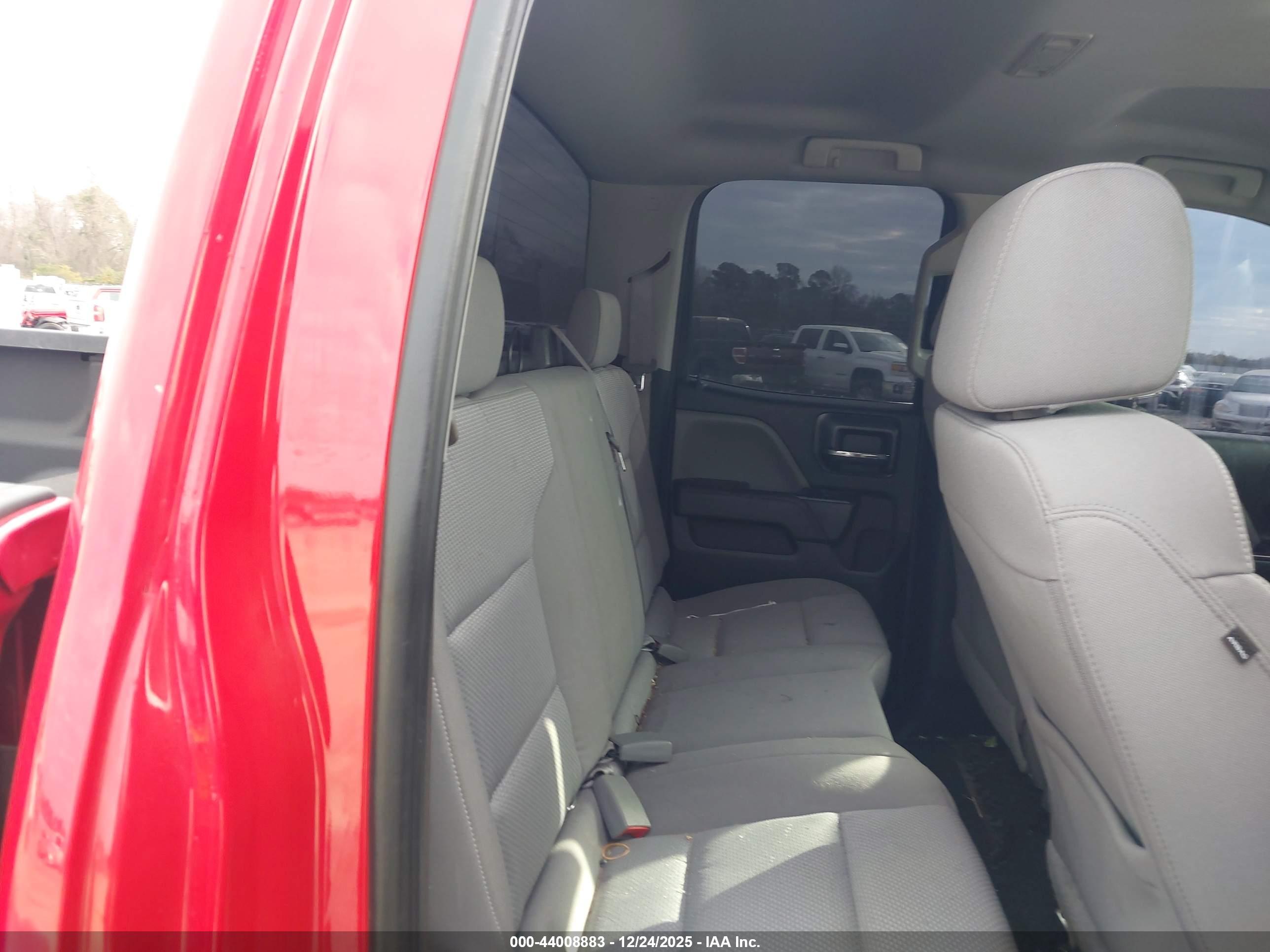 CHEVROLET SILVERADO image 8
