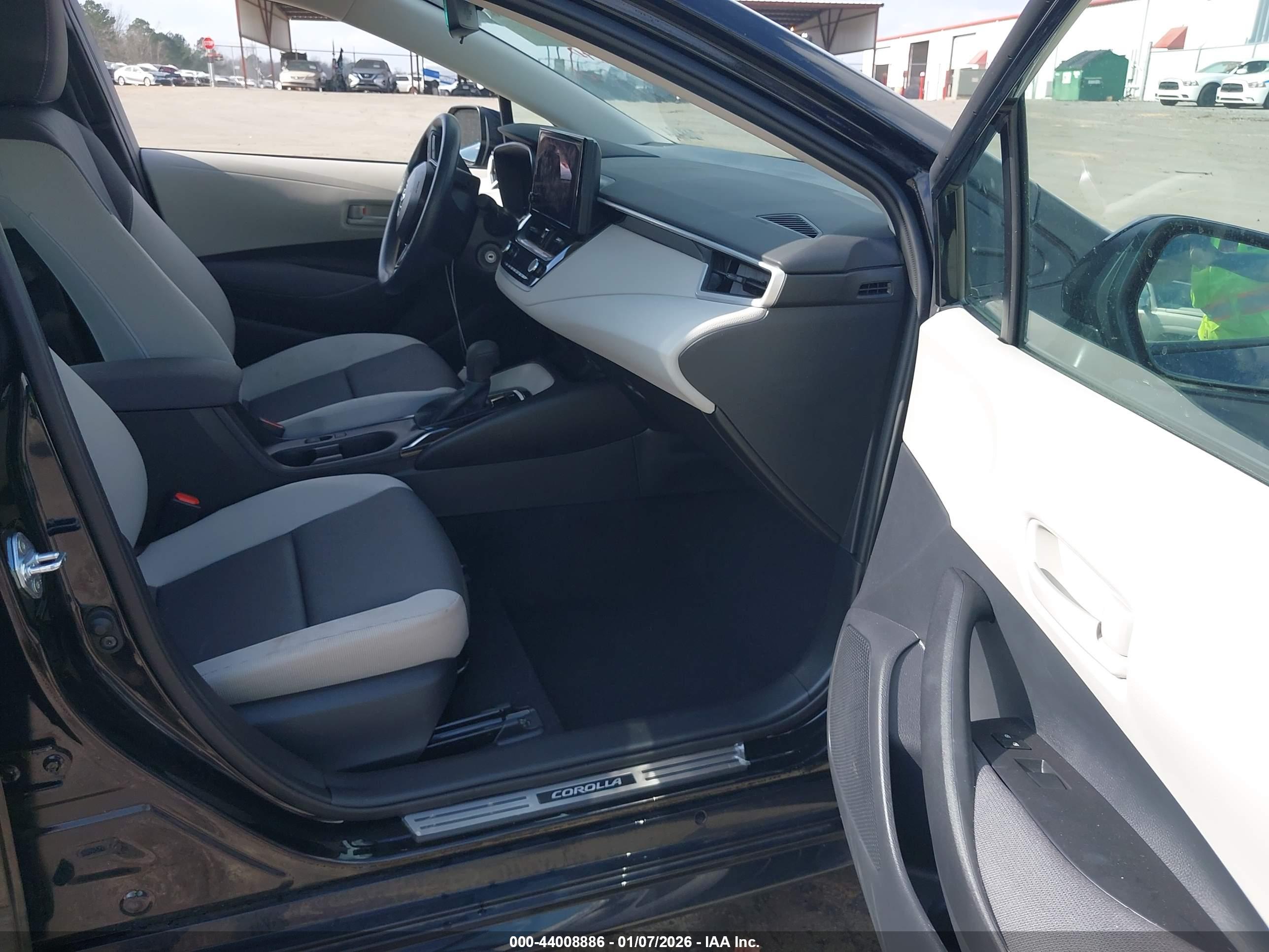 TOYOTA COROLLA image 5