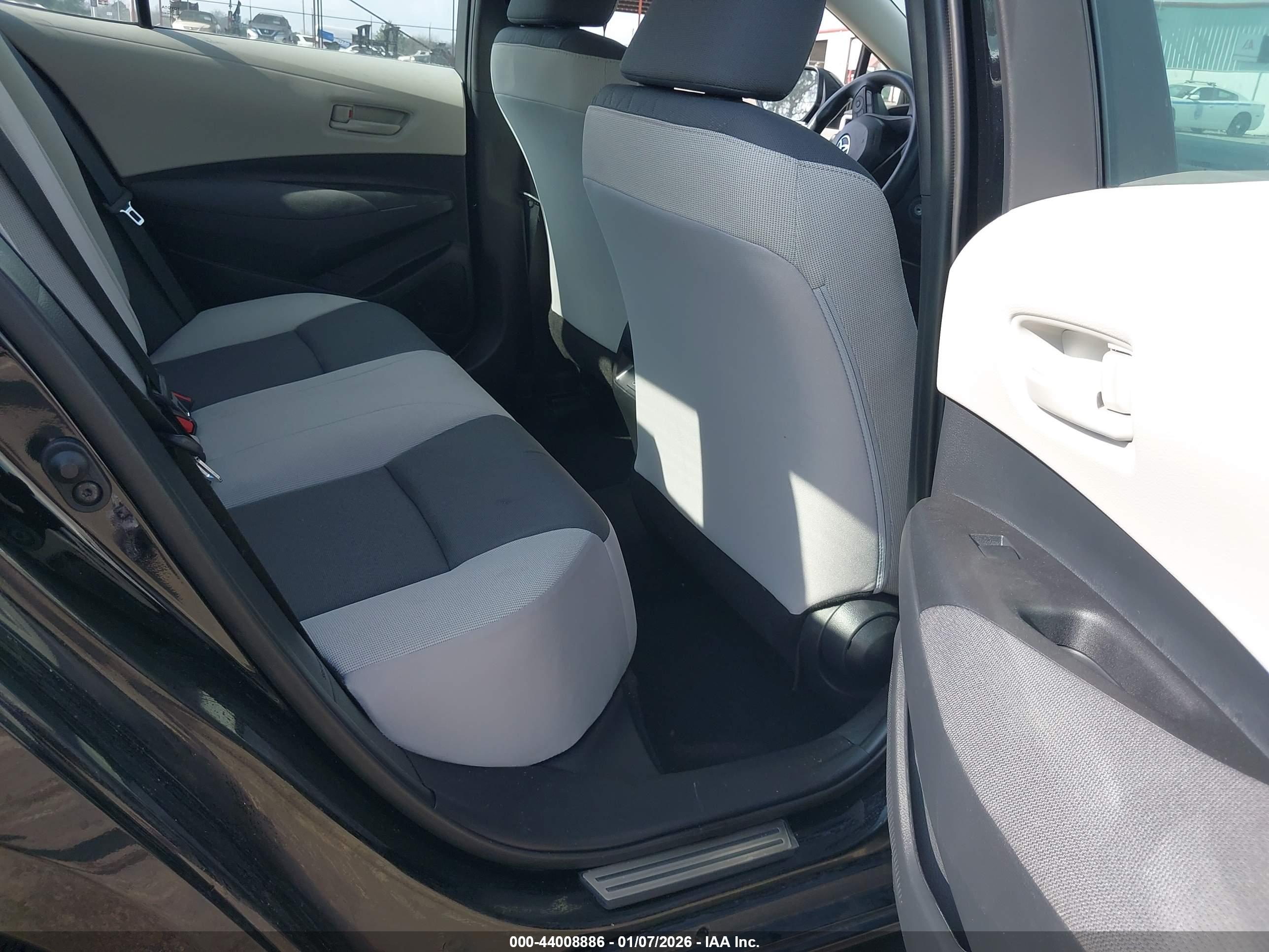 TOYOTA COROLLA image 8