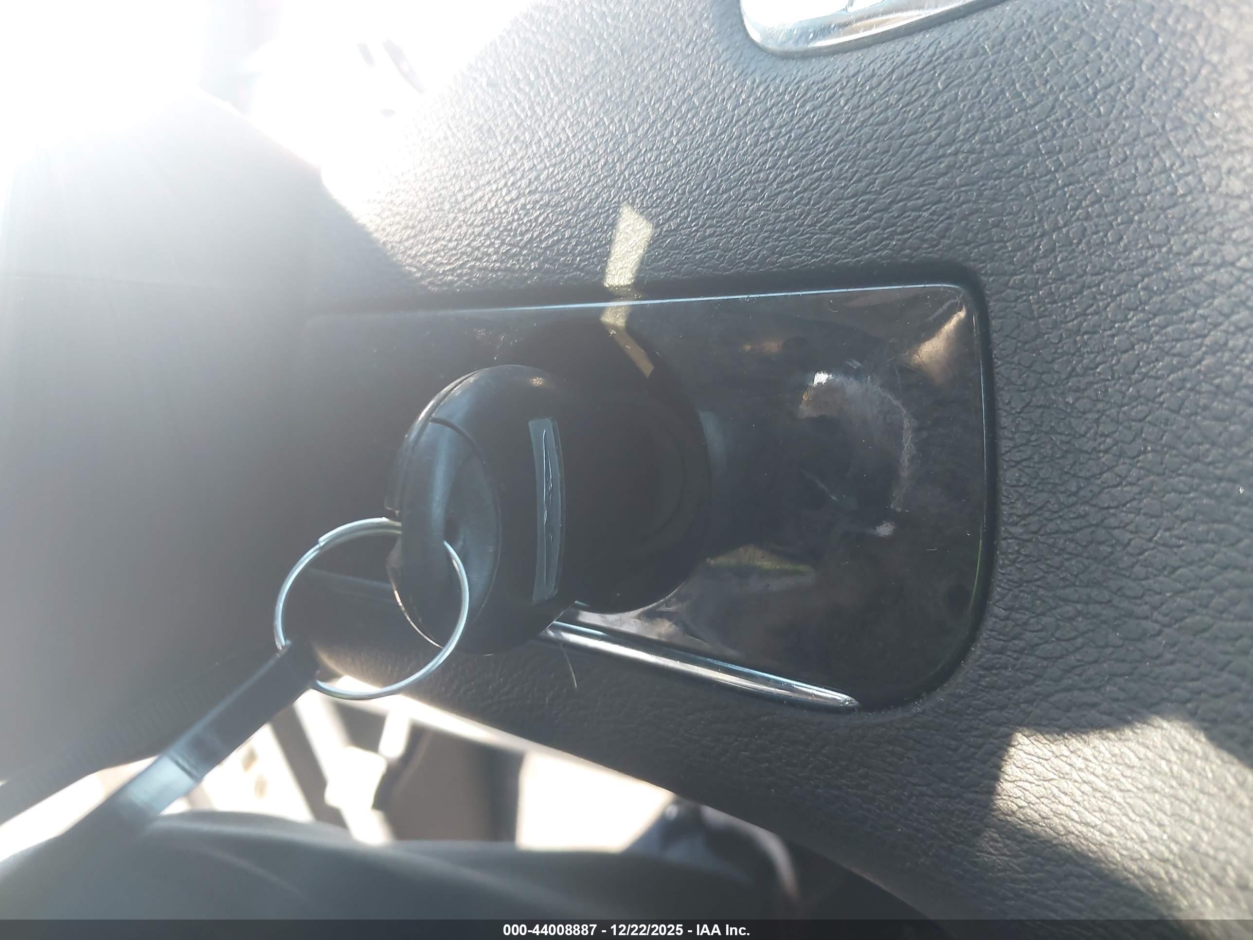 CHRYSLER TOWN image 11