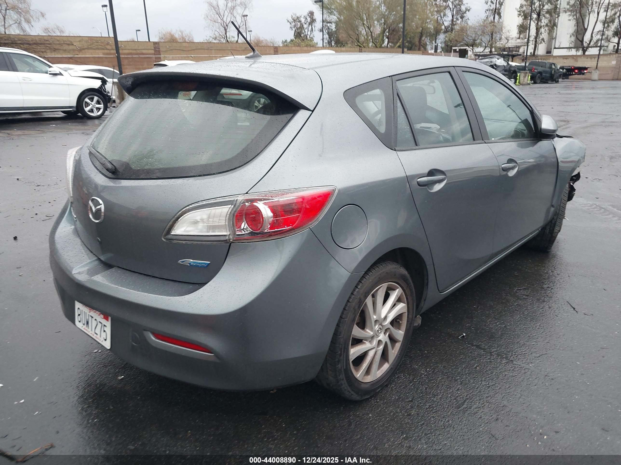 MAZDA MAZDA3 image 4