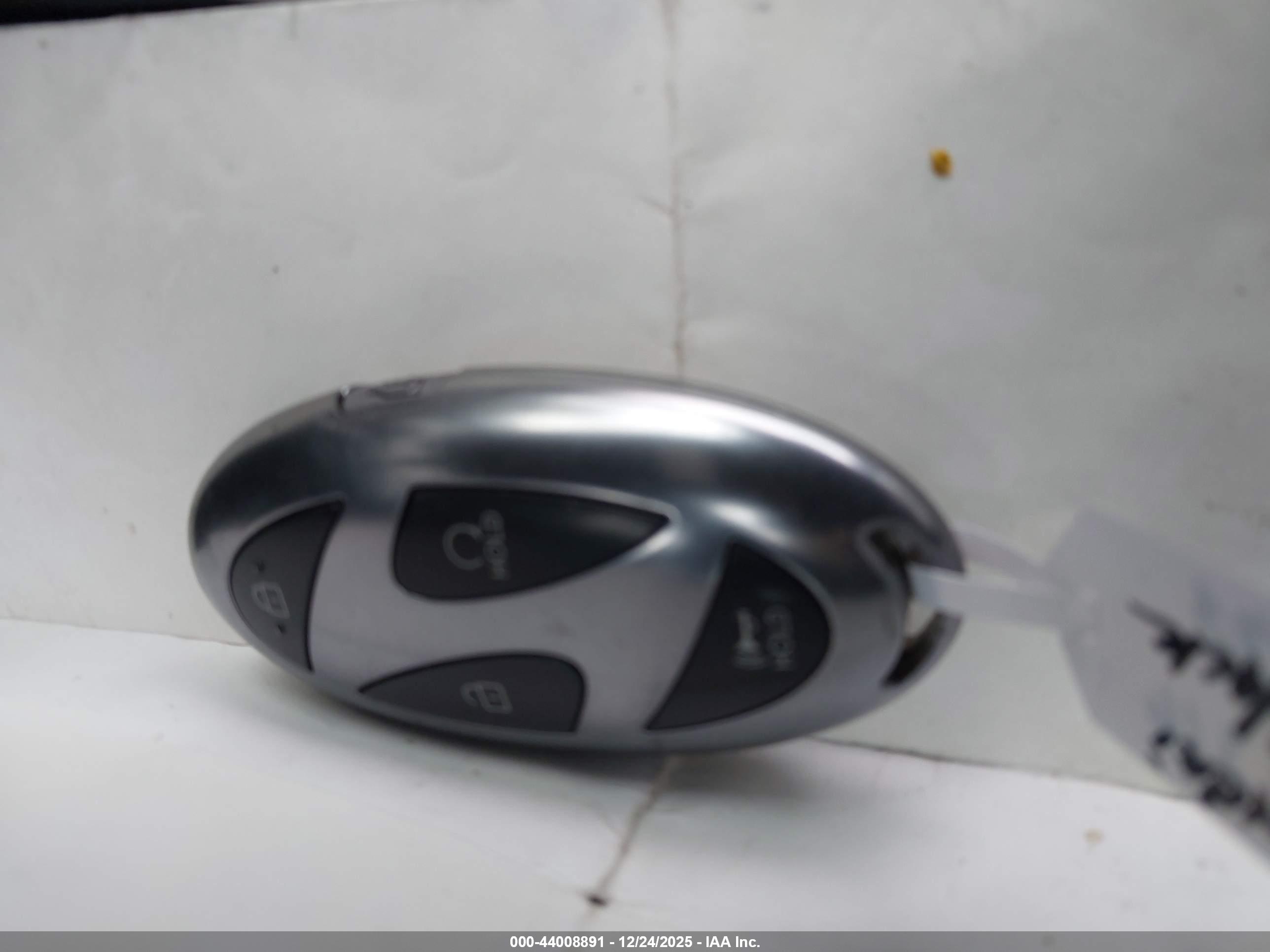 HYUNDAI TUCSON image 11