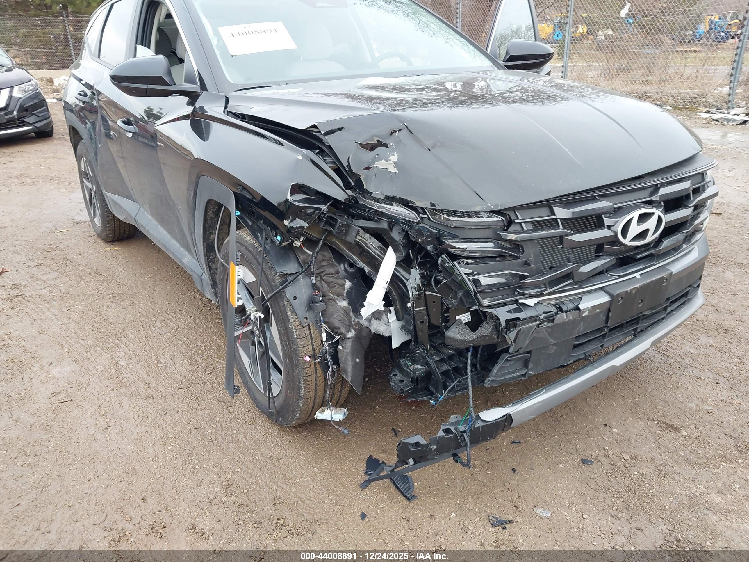 HYUNDAI TUCSON image 6