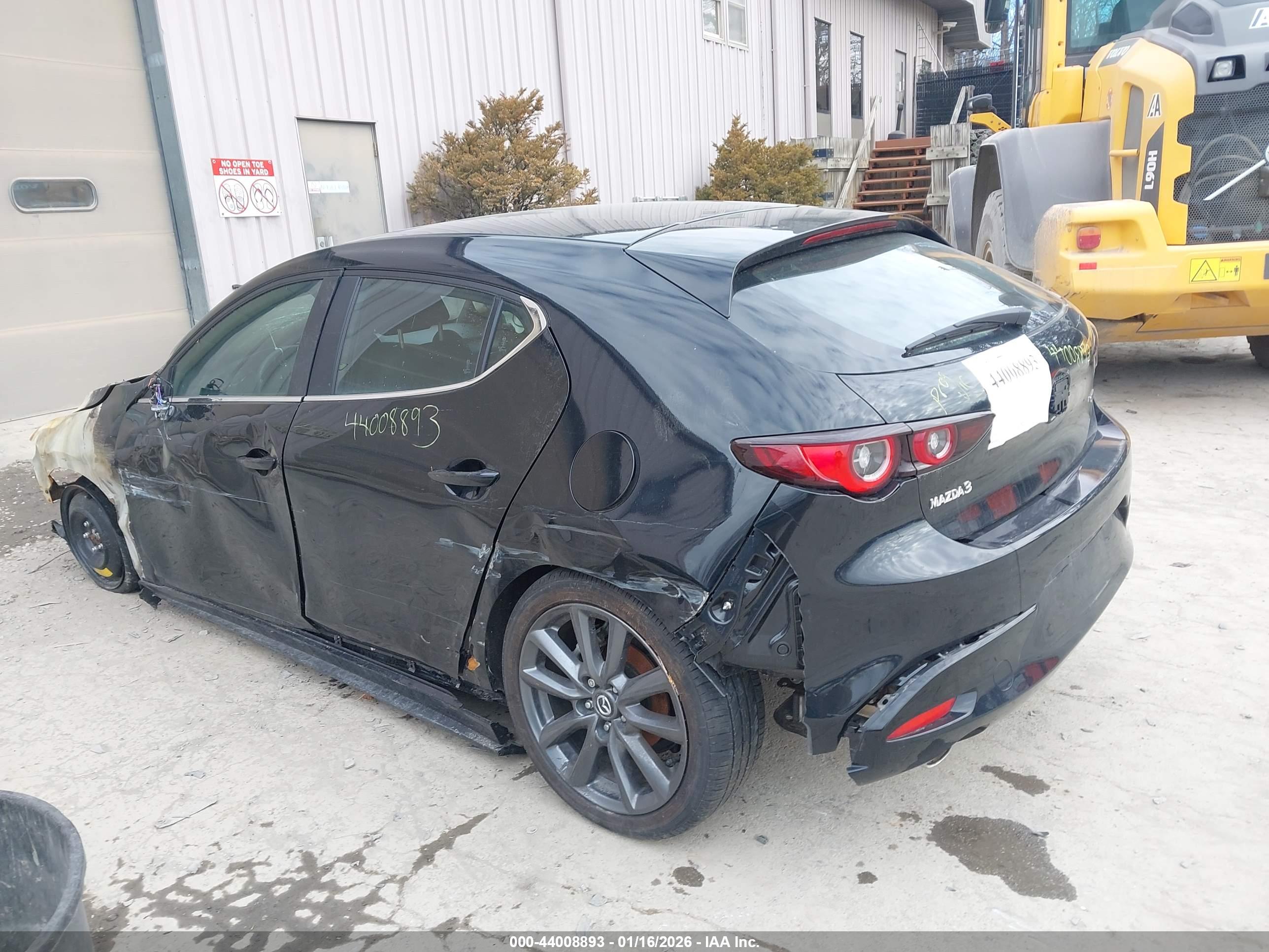 MAZDA MAZDA3 image 3