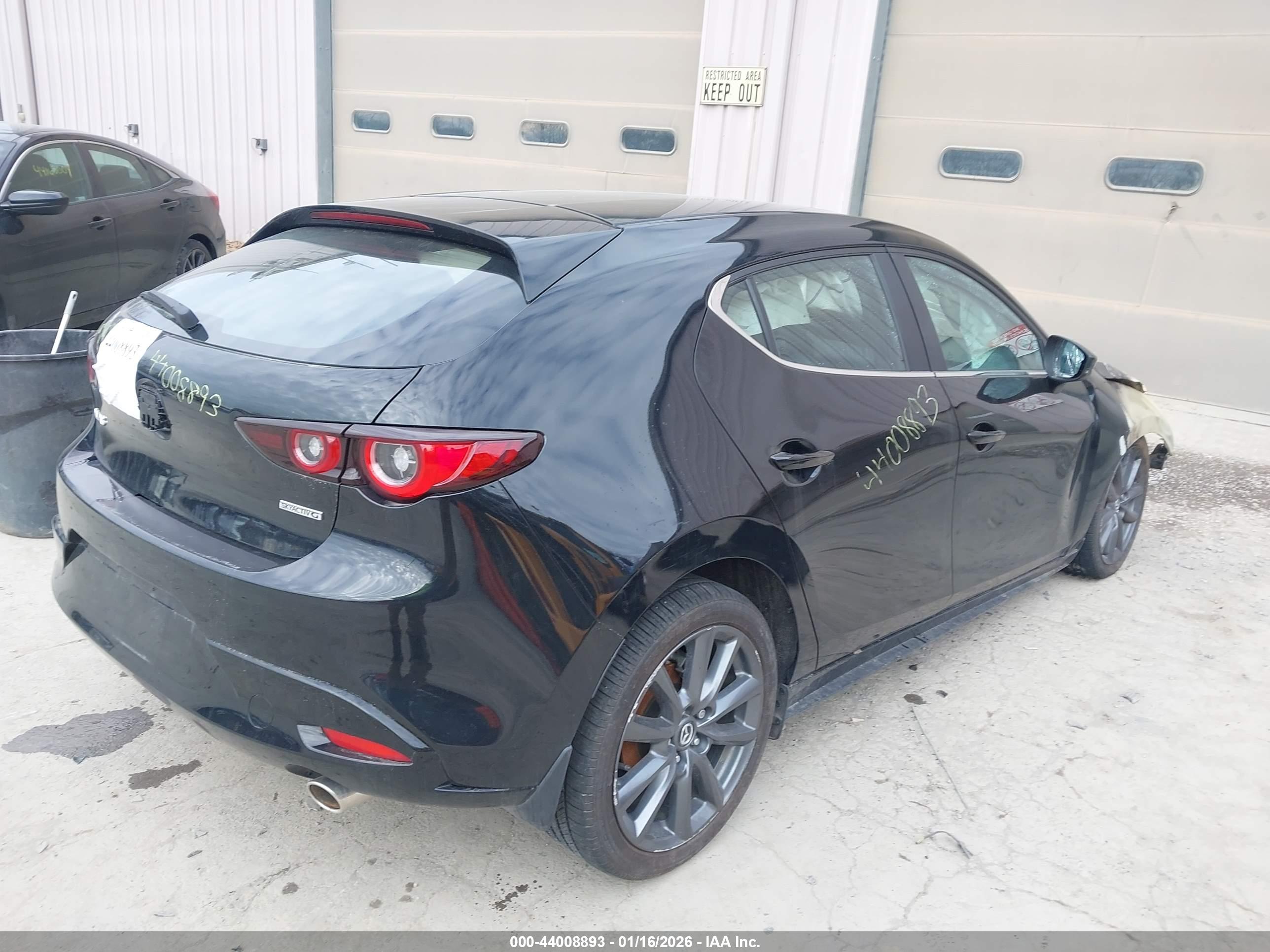 MAZDA MAZDA3 image 4