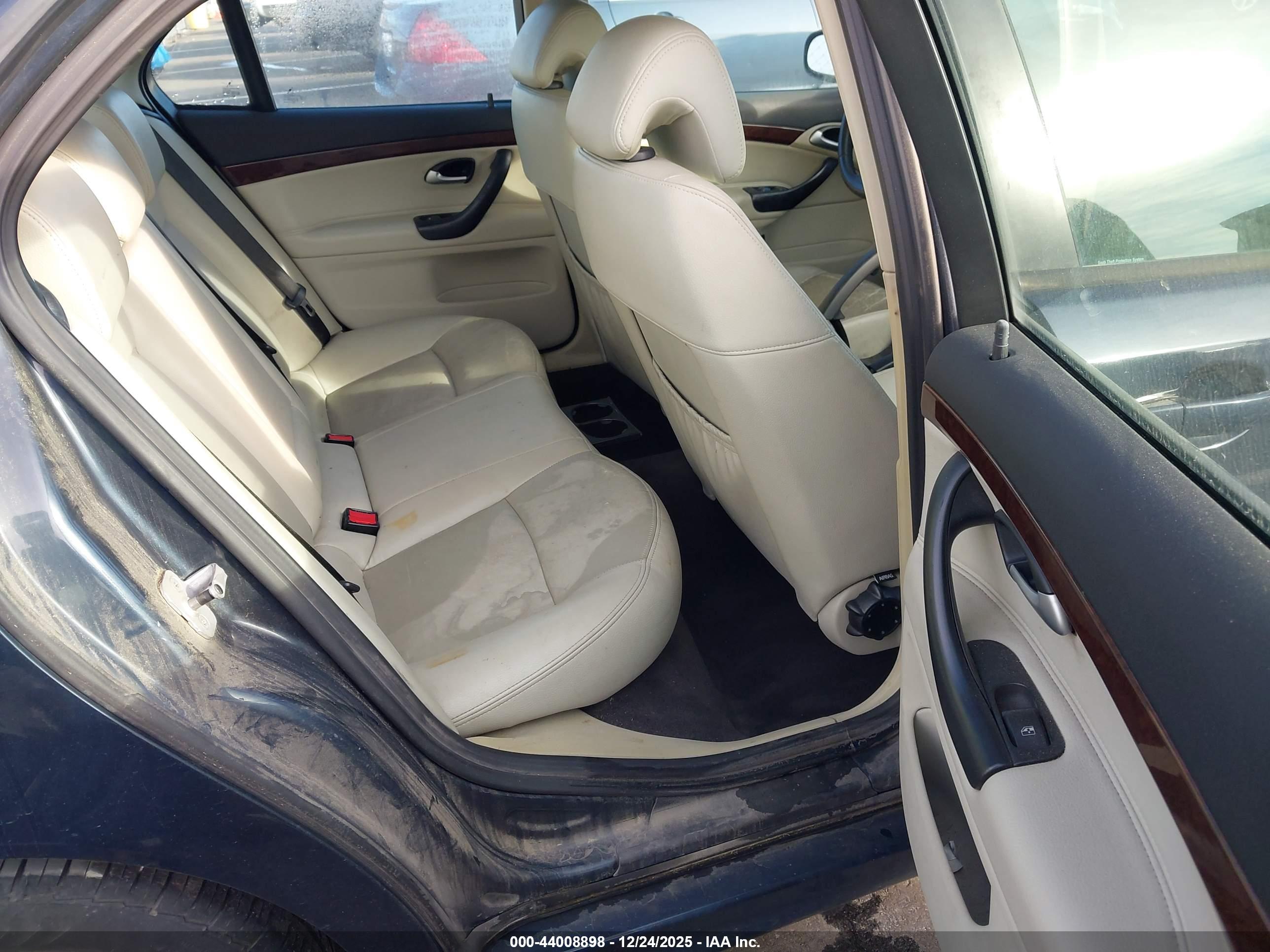 SAAB 9-3 image 8