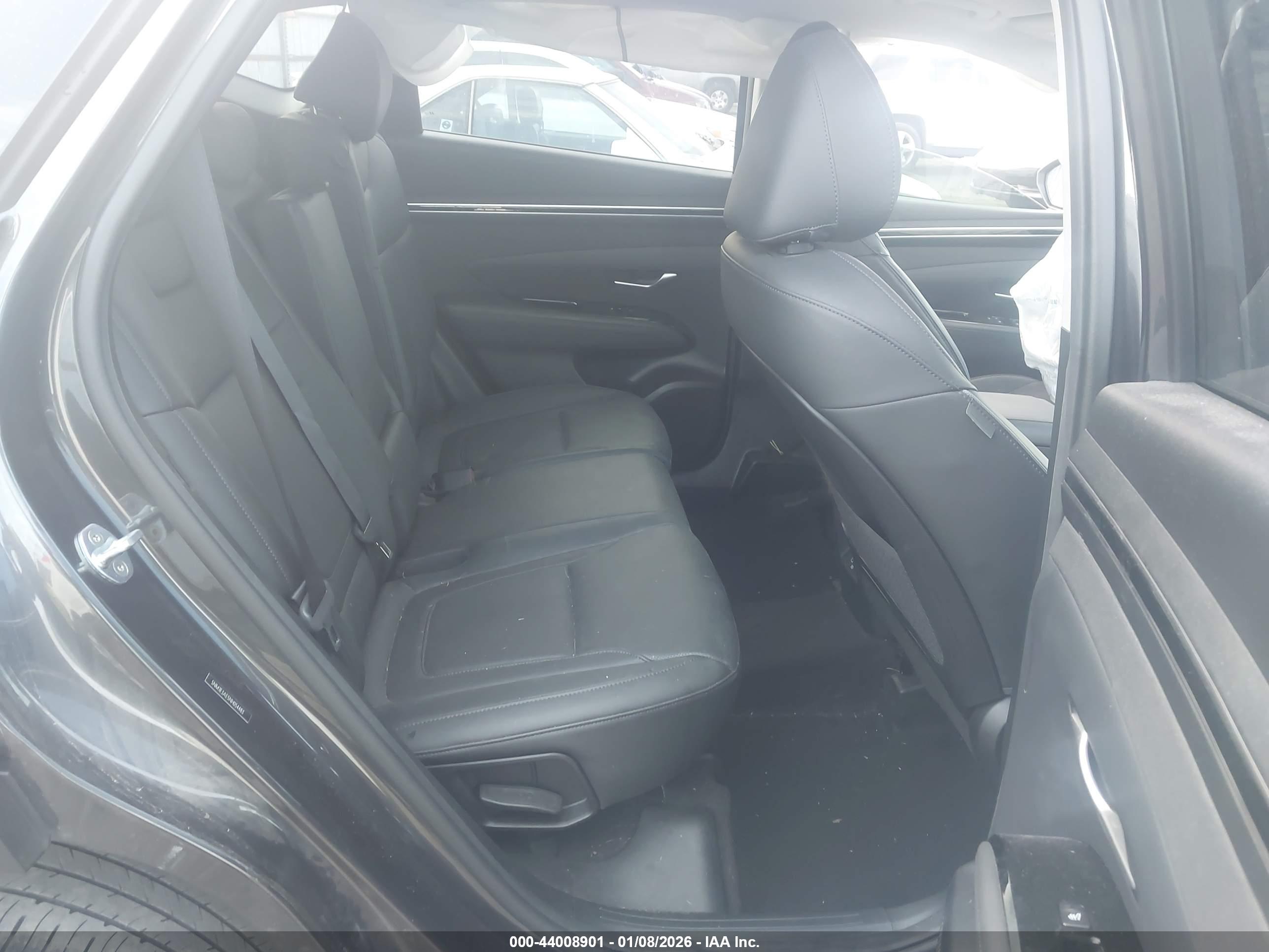 HYUNDAI TUCSON image 8